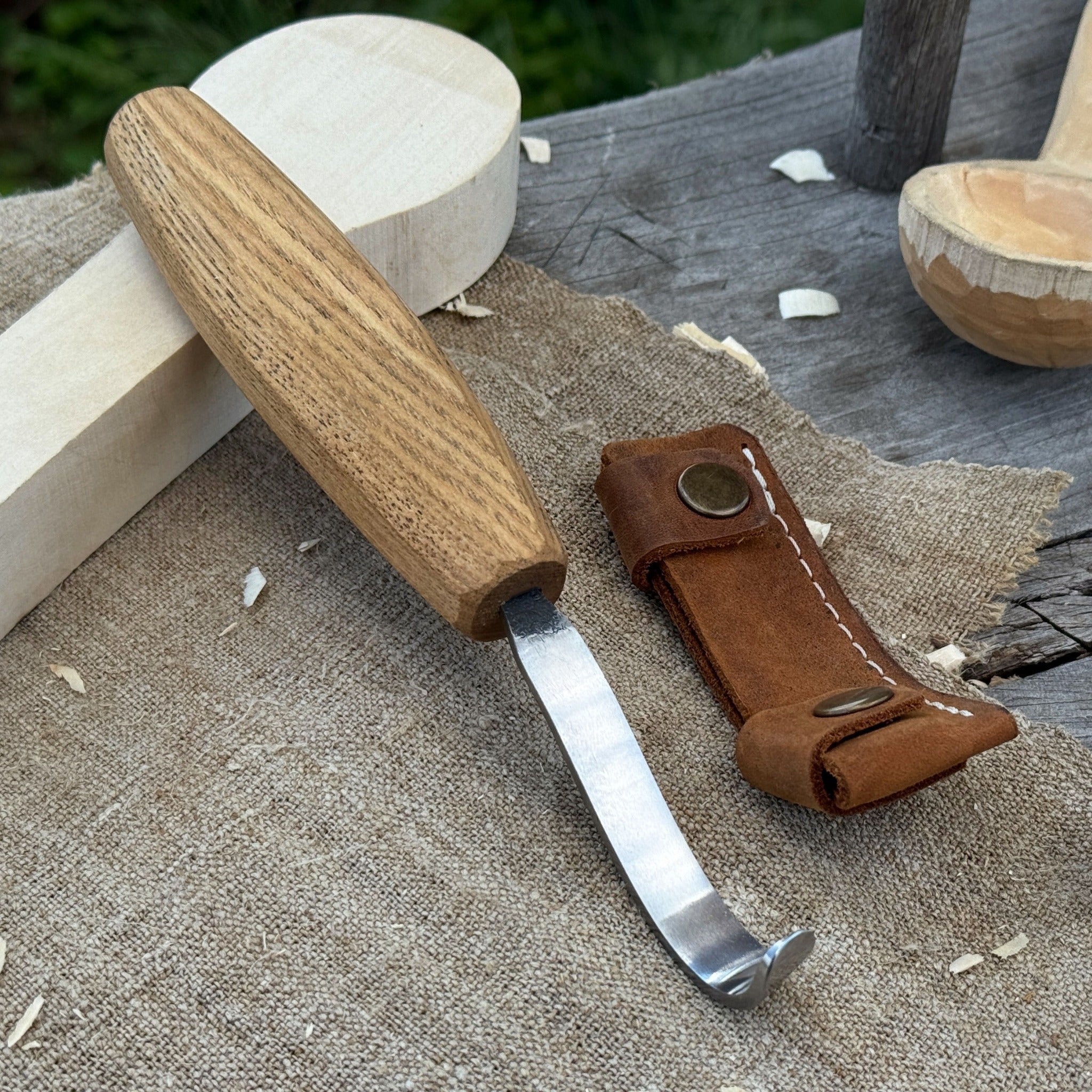 Löffelschnitzmesser mit Hakenform, achteckigem Griff, 7,5 cm (3 Zoll), mit Lederscheide
