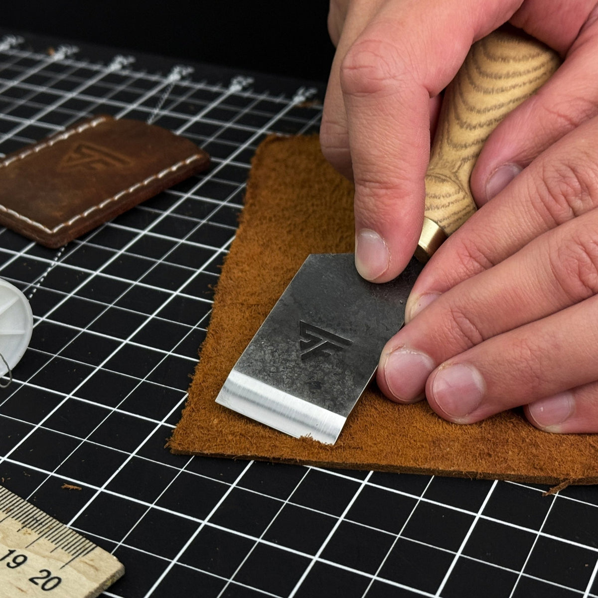 2-Piece Rounded and Straight Leather Knife Set - 4