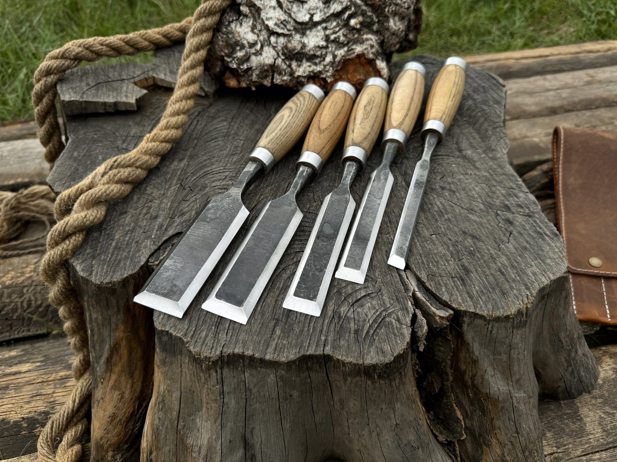 5 - Piece Small Timber Framing Chisel Set with Leather Case - 2