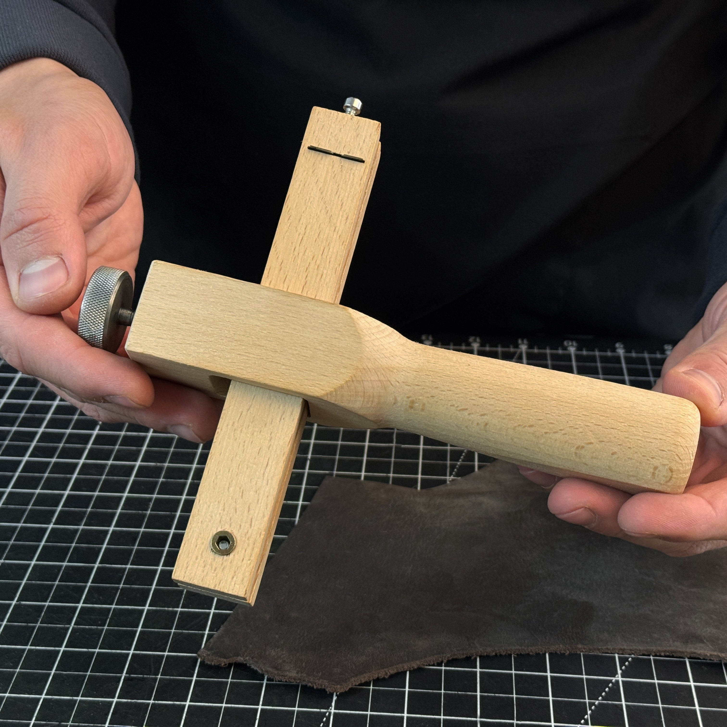 Verstellbarer Lederriemen & Gürtelschneider