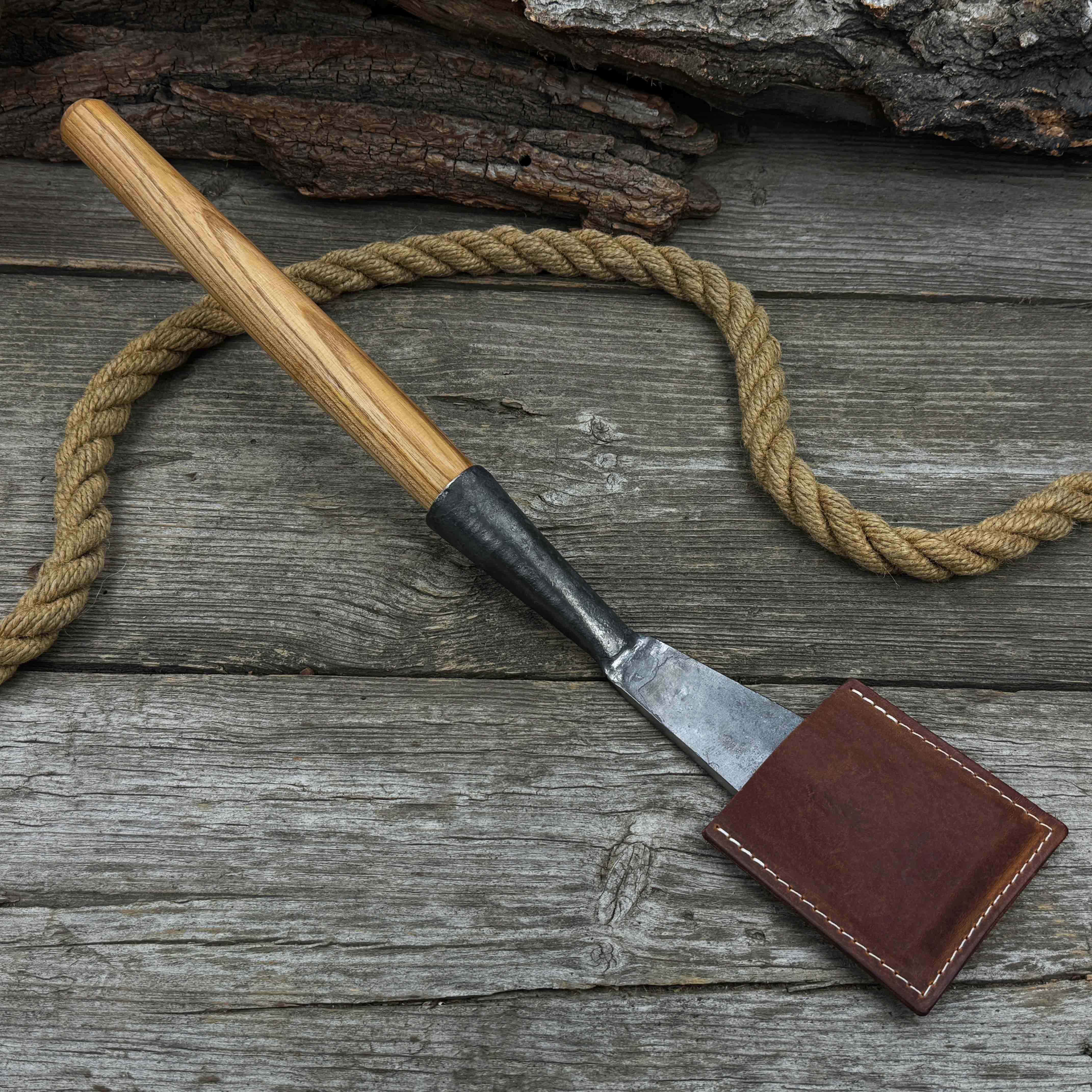Fishtail Timber Slick Chisel with Angled Handle – 20 to 80 mm (0.8–3.15 Inches)