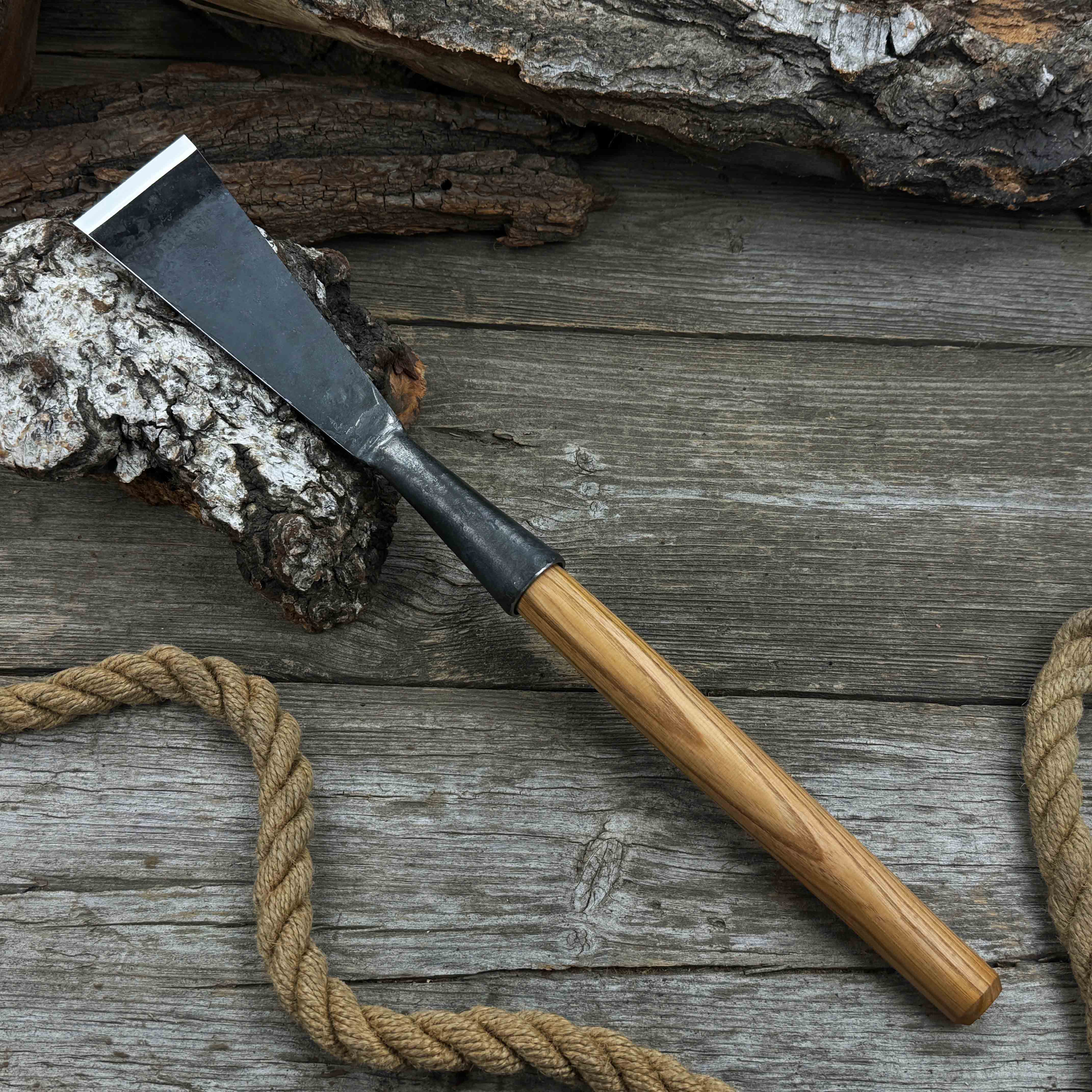 Fishtail Timber Slick Chisel with Angled Handle – 20 to 80 mm (0.8–3.15 Inches)
