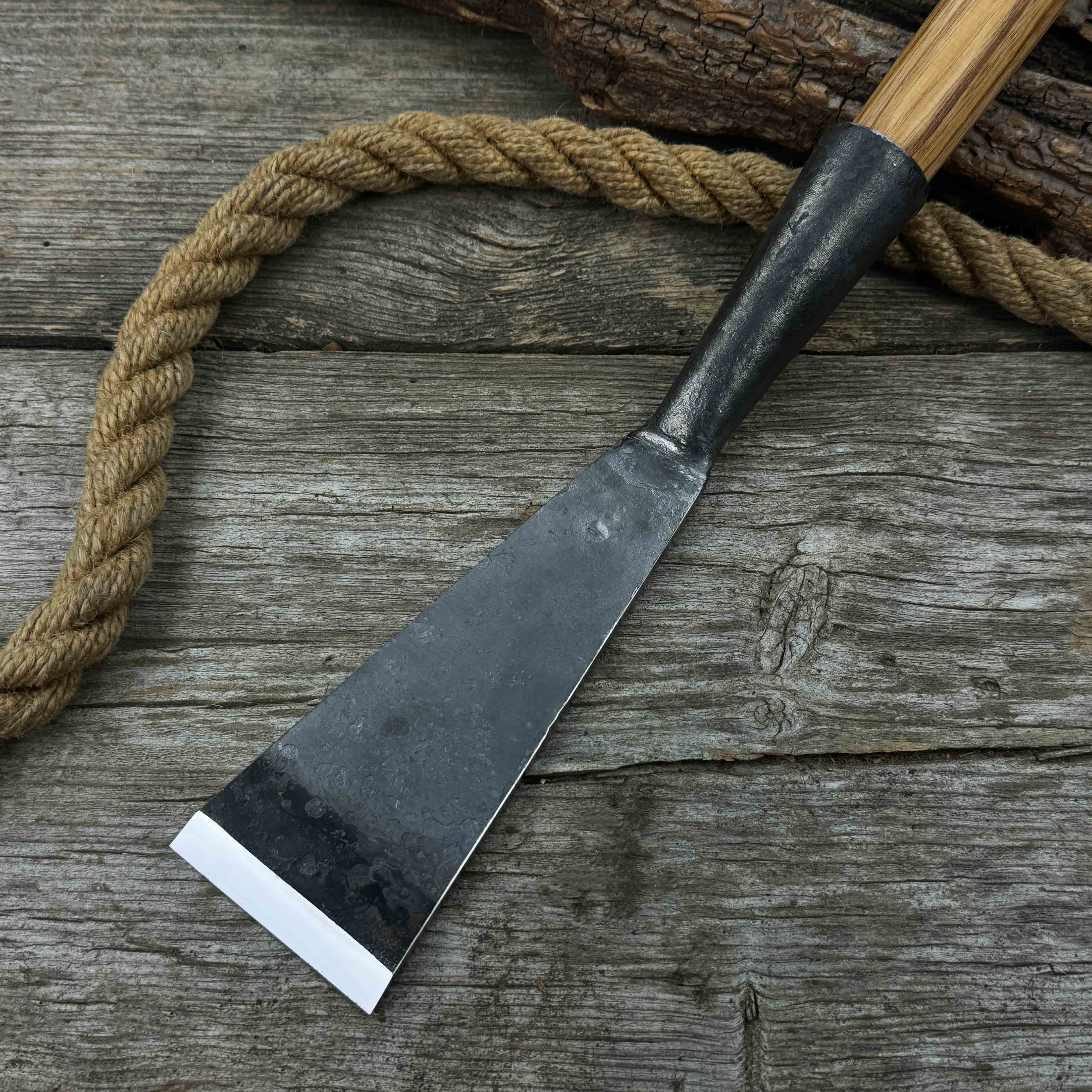 Fishtail Timber Slick Chisel with Angled Handle – 20 to 80 mm (0.8–3.15 Inches)