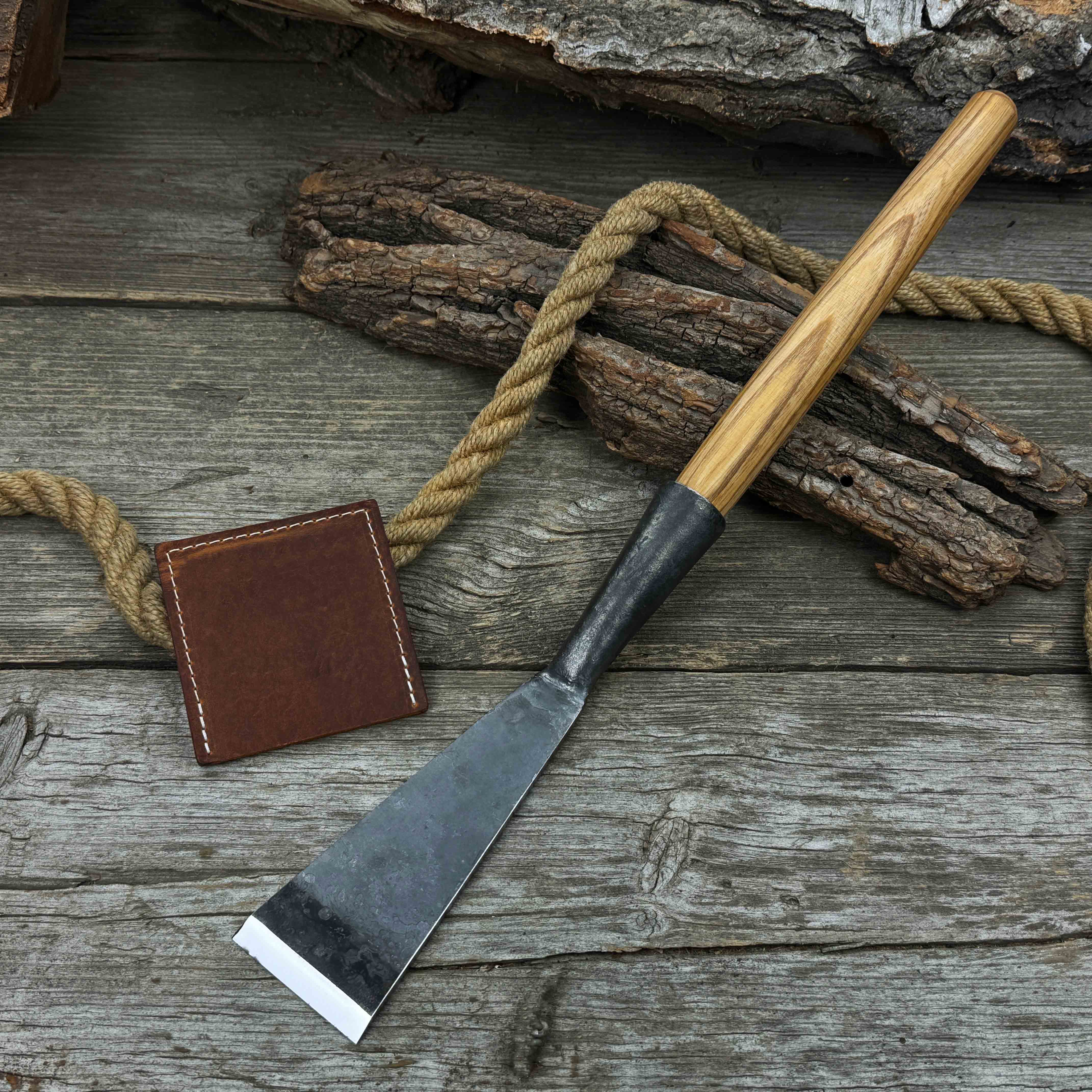 Fishtail Timber Slick Chisel with Angled Handle – 20 to 80 mm (0.8–3.15 Inches)
