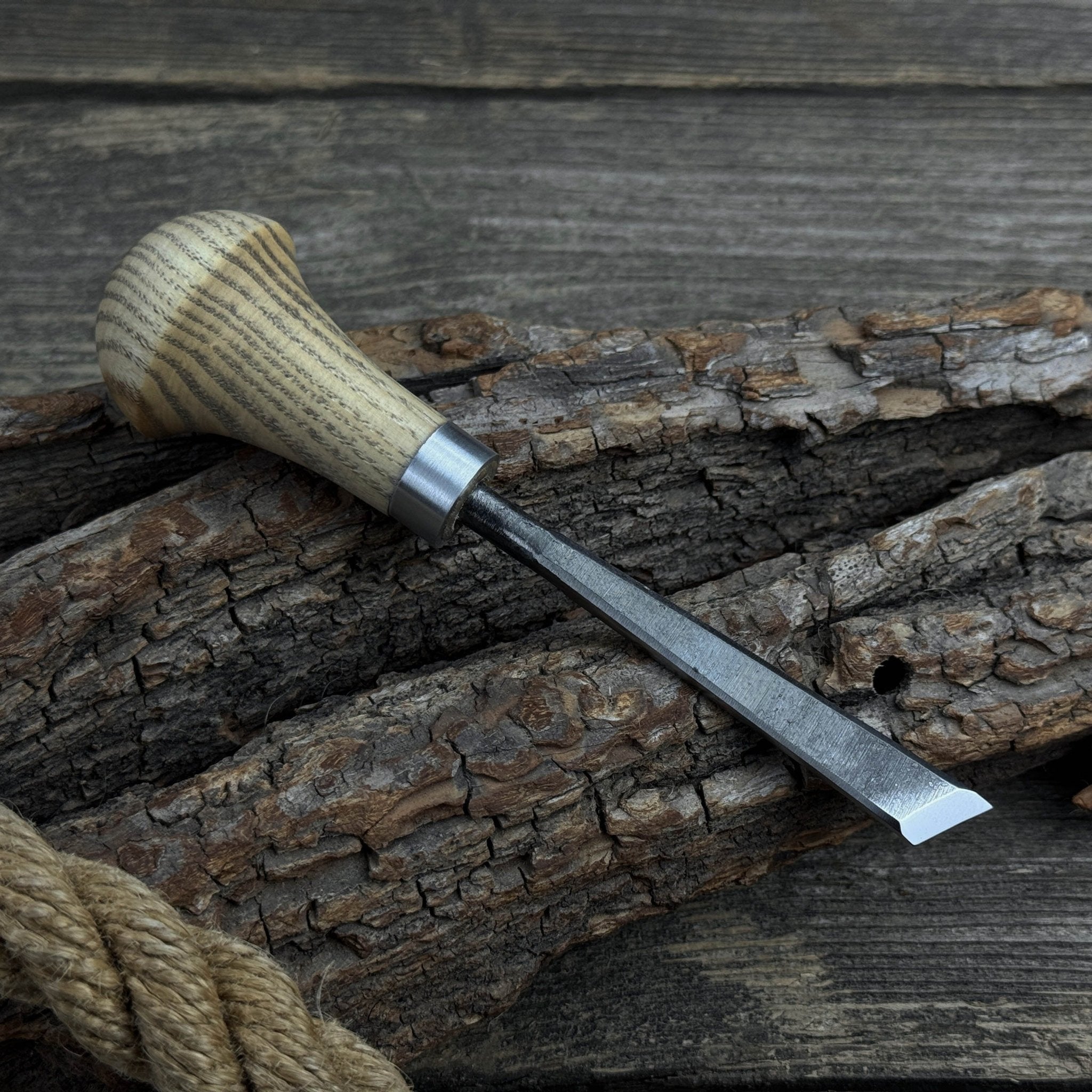 Angled Bevel Carving Chisel with Palm Handle – 10 mm (0.39 inches) - 7