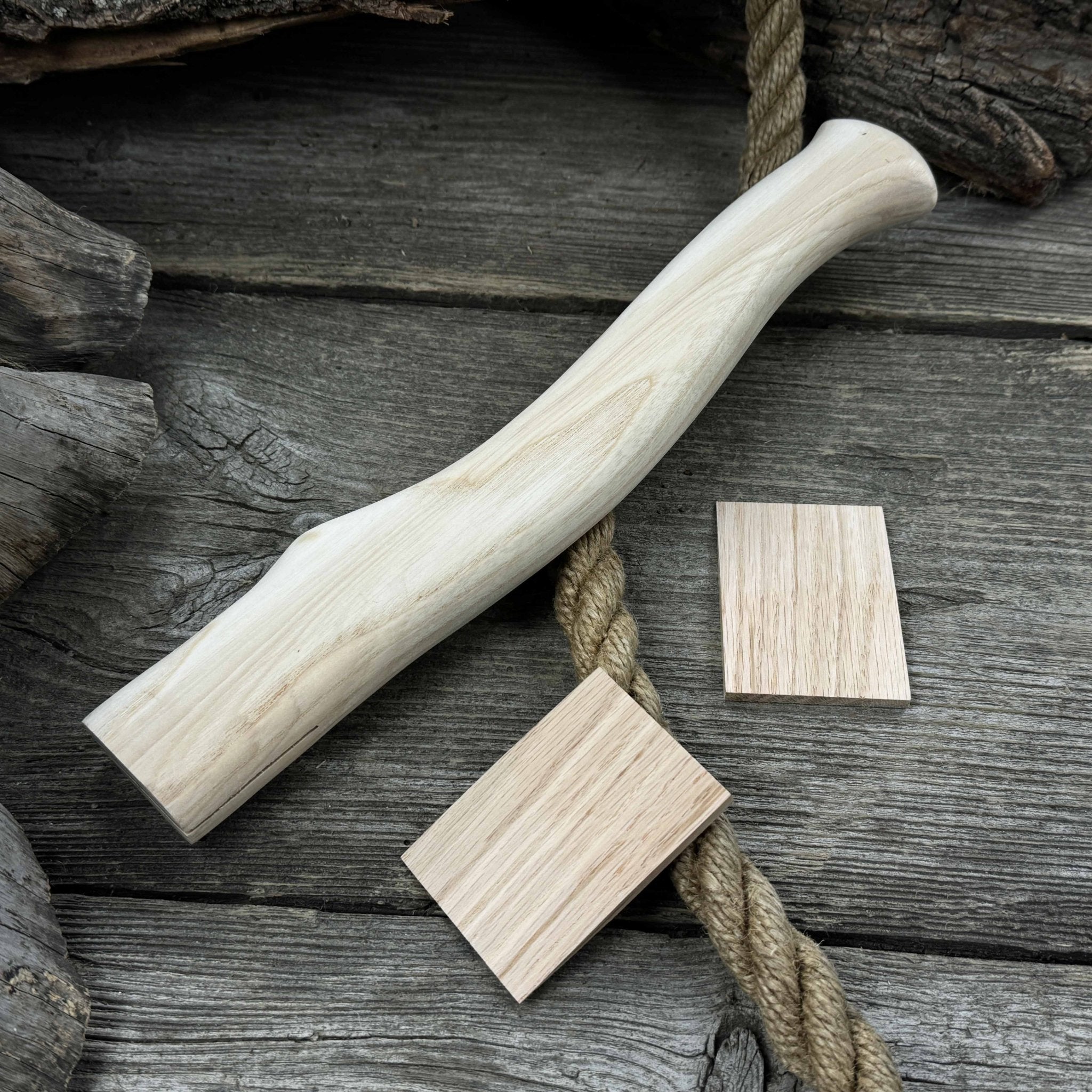 Ash Wood Axe Handle with Red Oak Wedges, 31 cm (12.2 inches) - 3