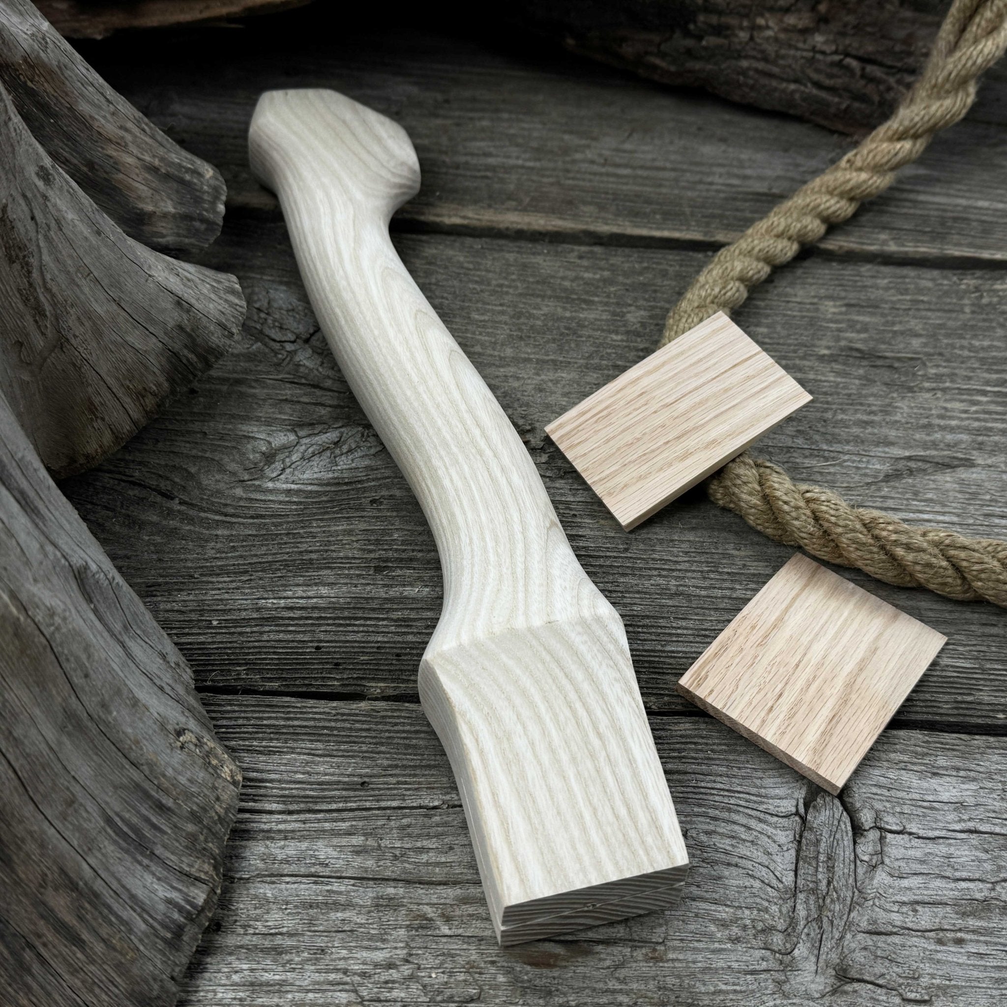 Ash Wood Axe Handle with Red Oak Wedges, 33 cm (12.99 inches) - 3