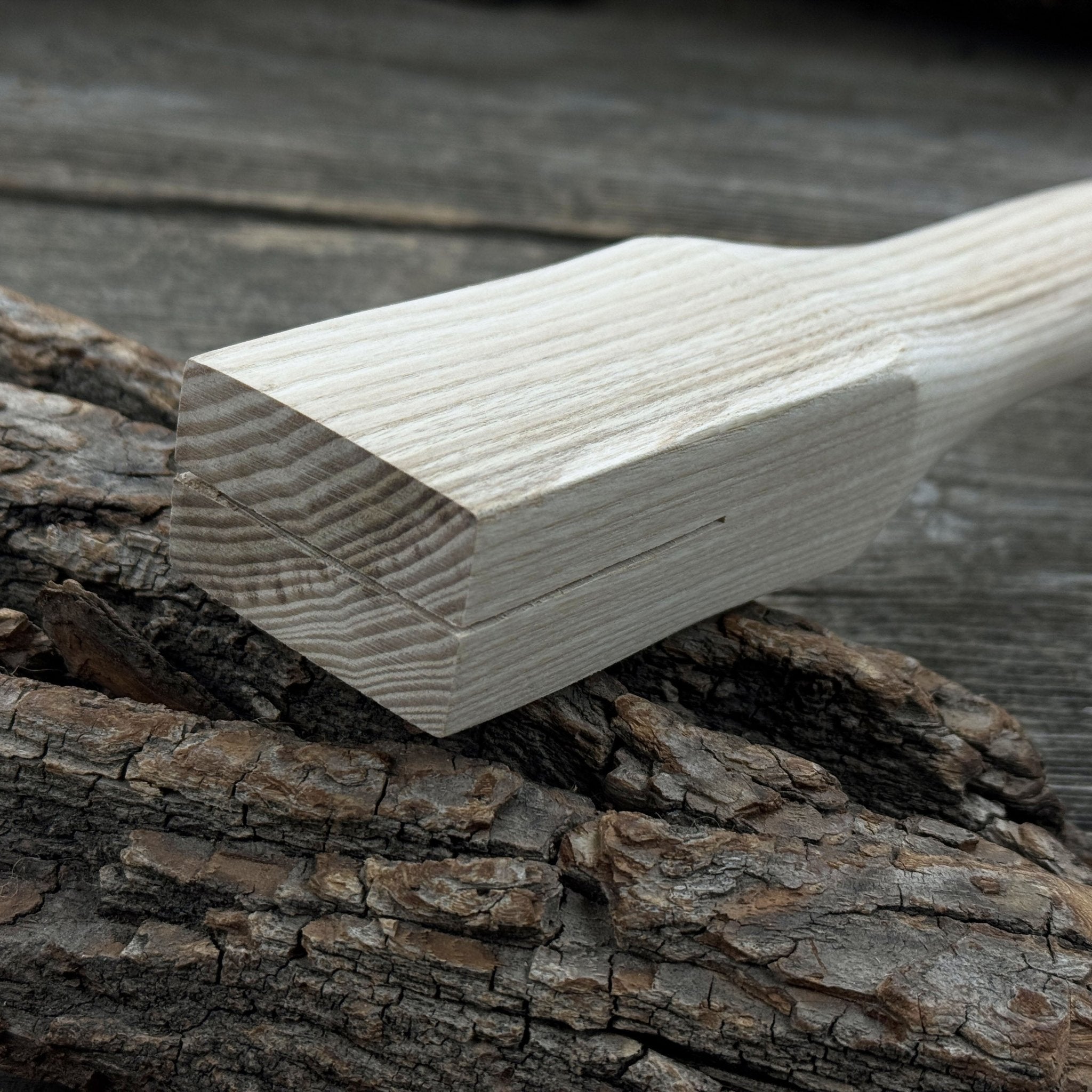 Ash Wood Axe Handle with Red Oak Wedges, 41.5 cm (16.3 in) - 2