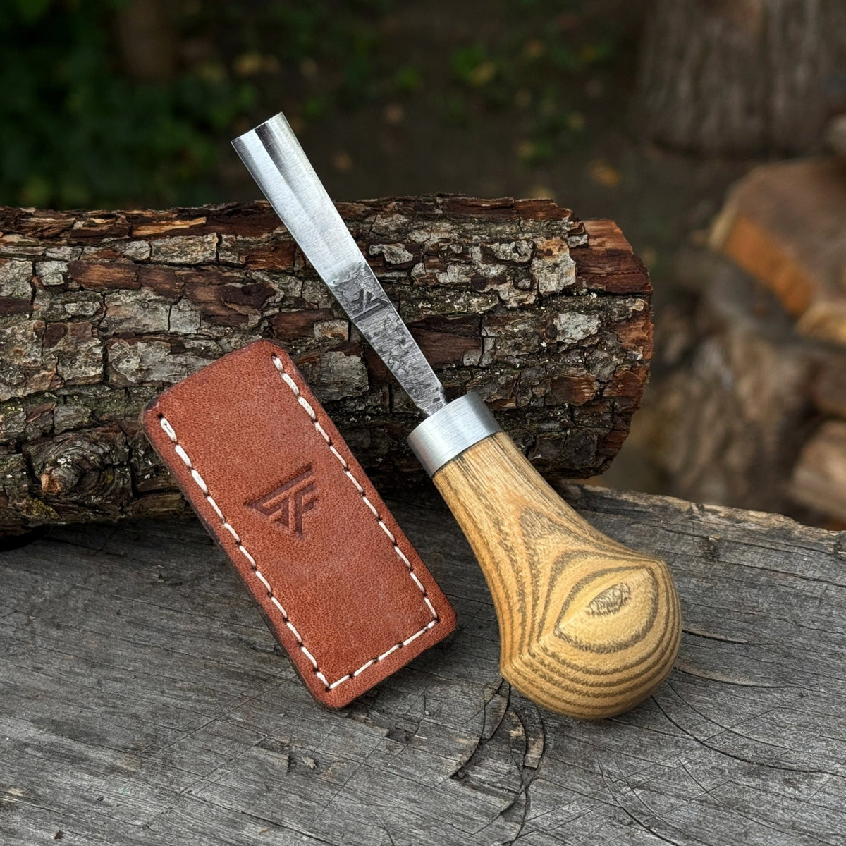 Bent Carving Gouge with Palm Handle, 12 mm / 0.47 in - 1