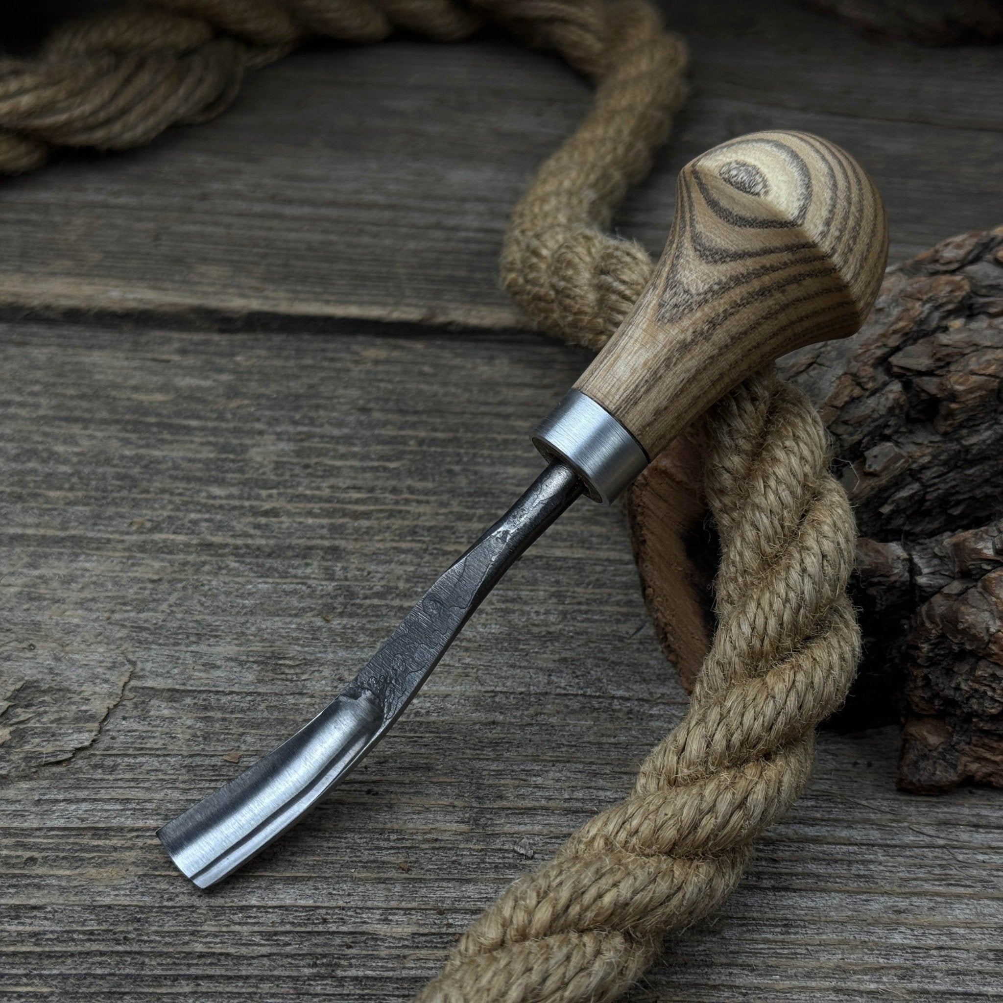 Bent Carving Gouge with Palm Handle – 8 mm / 12 mm (0.31 / 0.47 inches) - 6