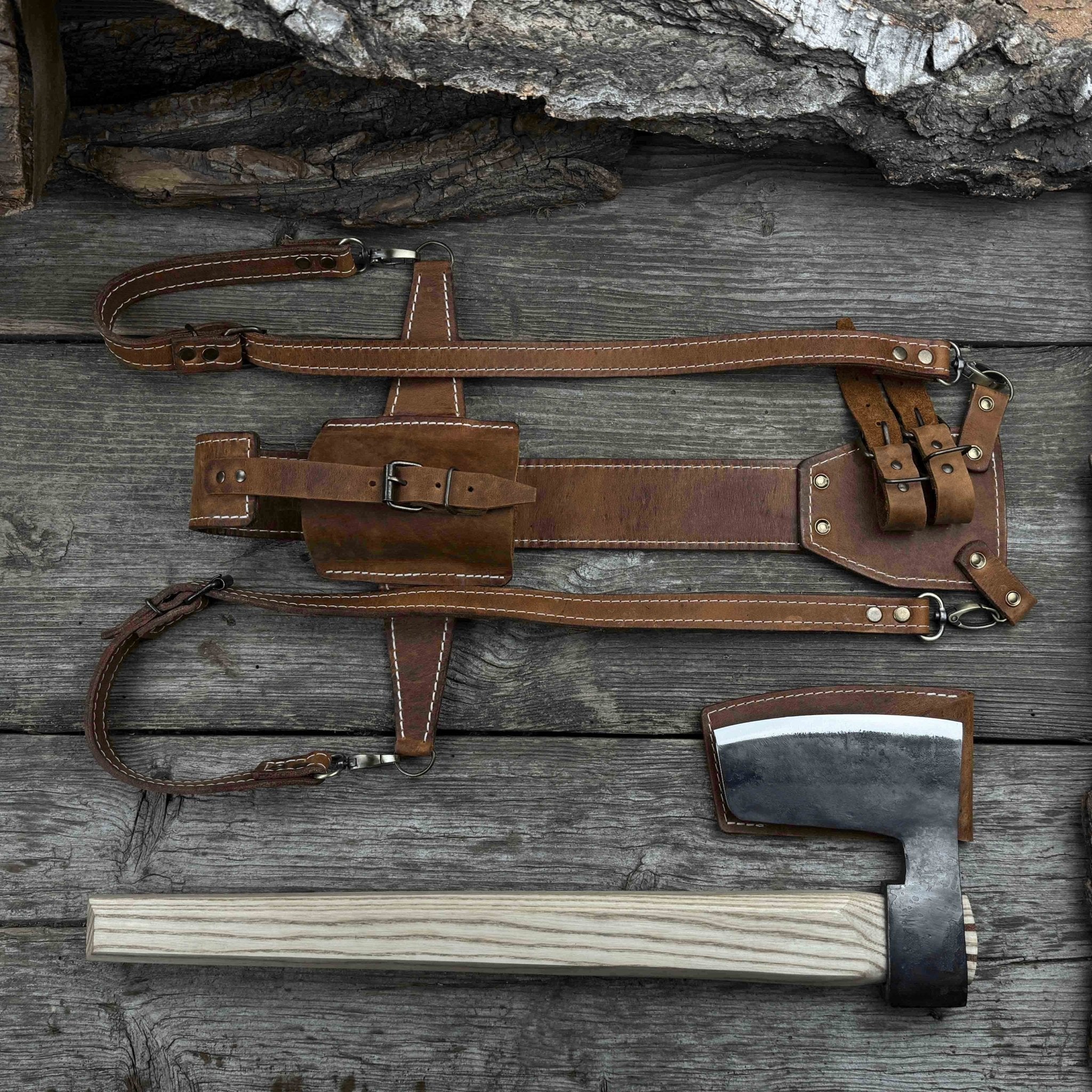 Carpenter’s Axe with Leather Shoulder Sheath, 0.84 kg (1.85 lb) - 1