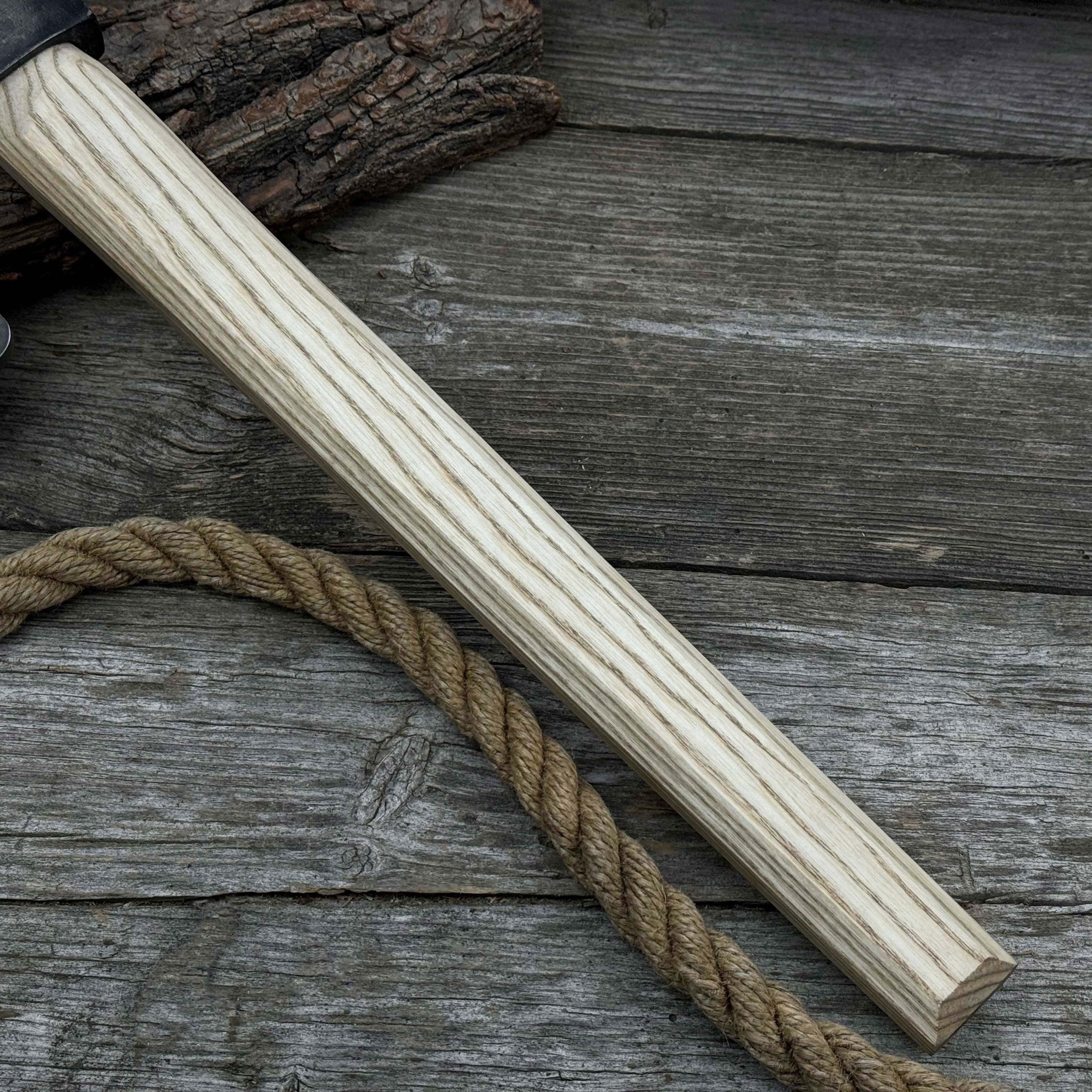 Carpenter’s Axe with Leather Shoulder Sheath, 0.84 kg (1.85 lb) - 4