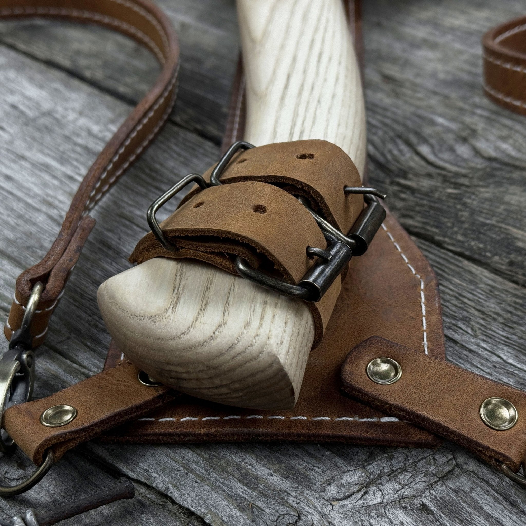 Chopping Axe with Leather Back Carry Pouch, 1.05 kg (2.2 lb) - 8