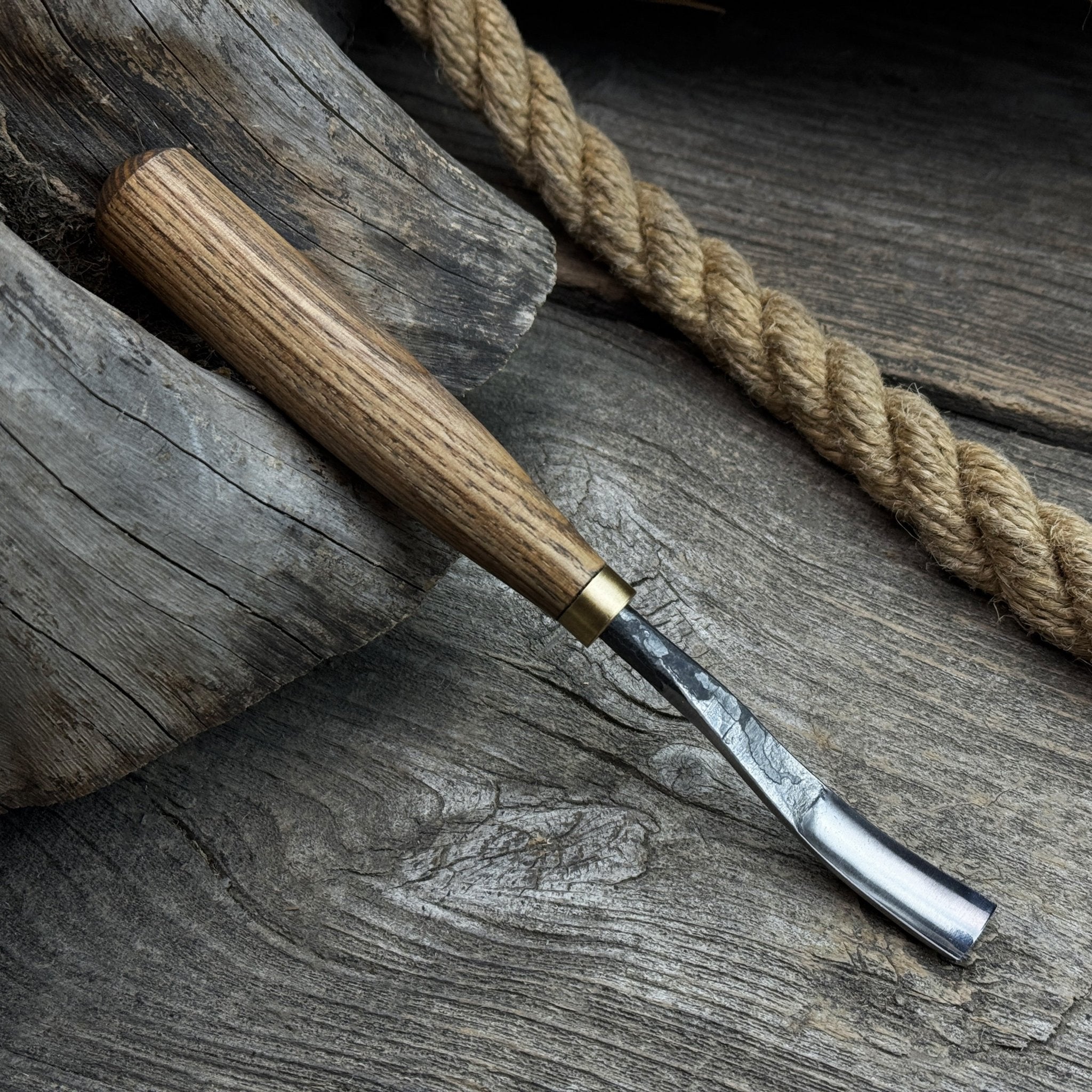 Curved Detail Carving Gouge – 8 mm / 12 mm (0.31 / 0.47 inches) - 2