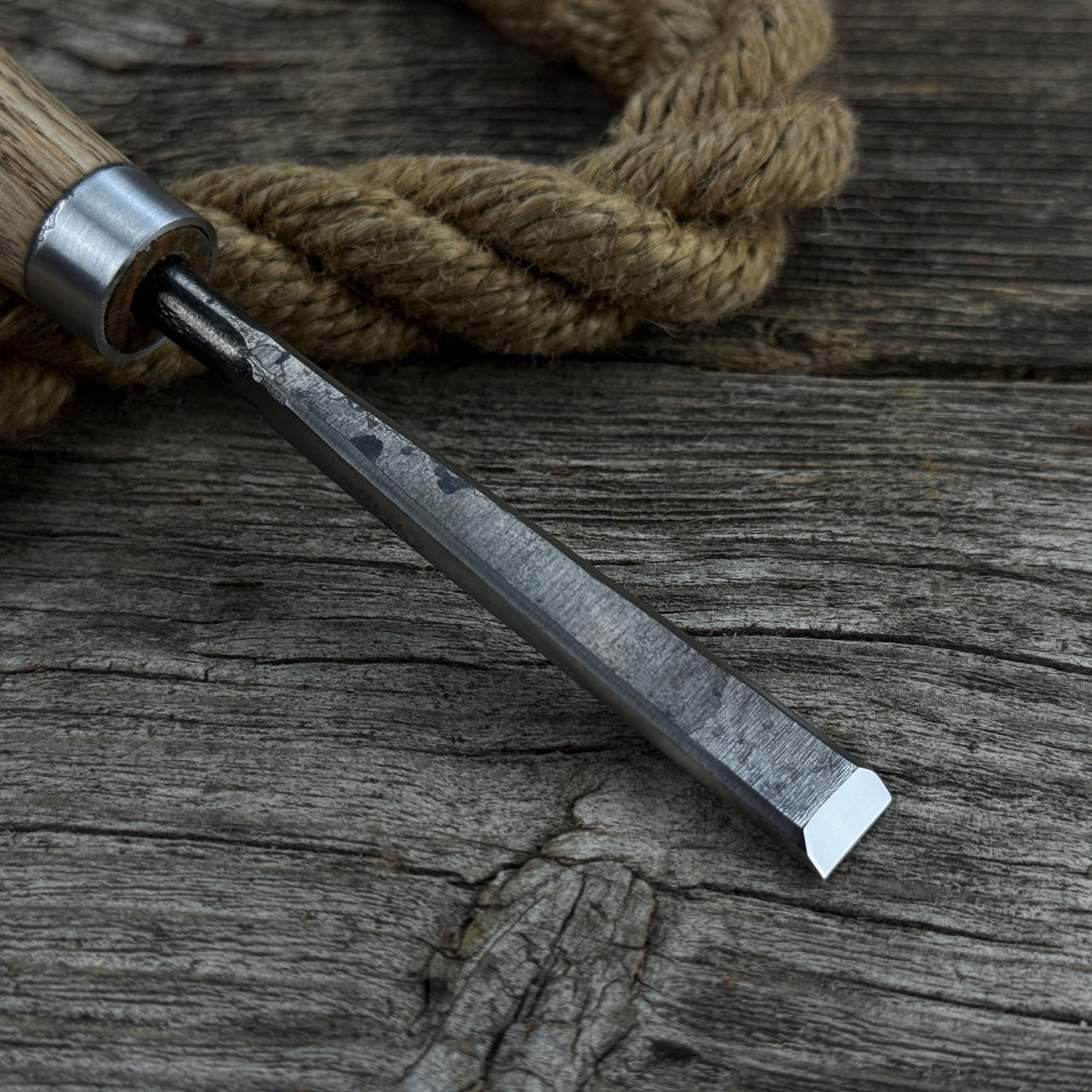 Detail Carving Chisel with Palm Handle, 10 mm (0.39 inches) - 4