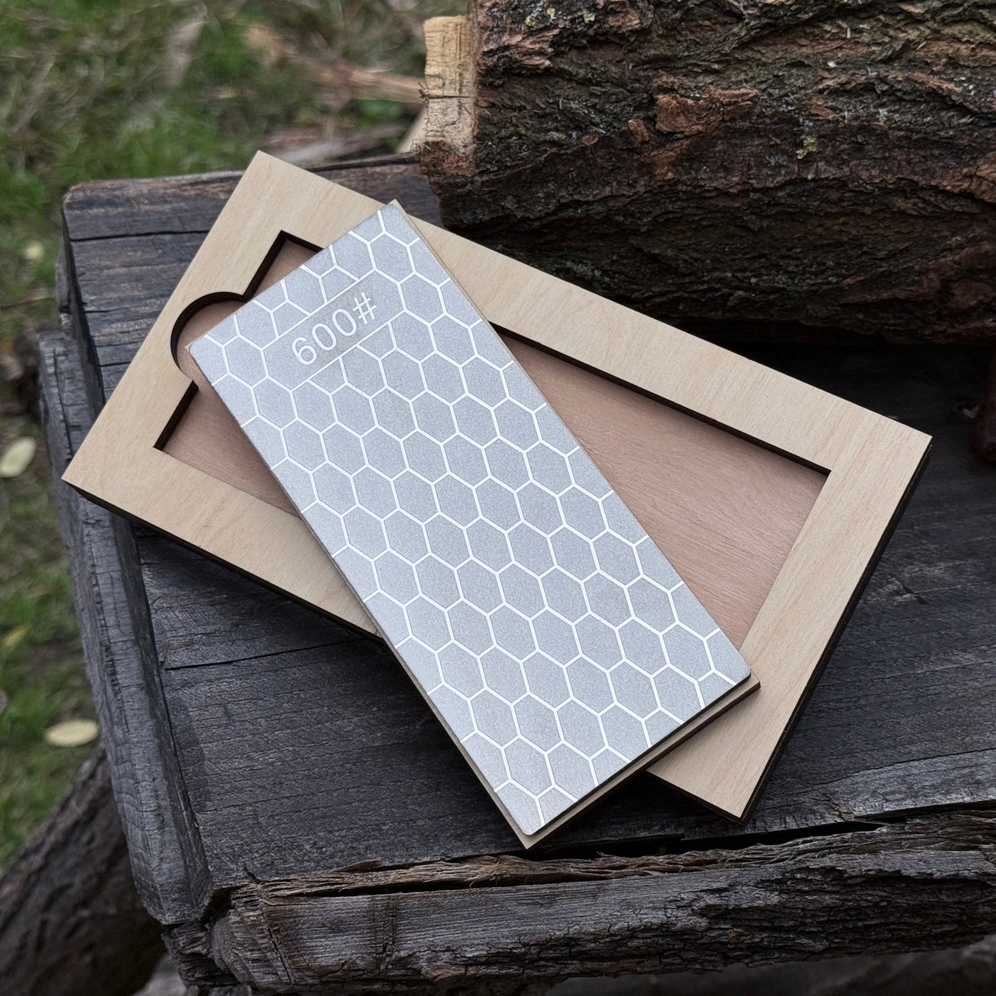 Diamond Sharpening Stone with Wooden Stand – 600 Grit for Knives