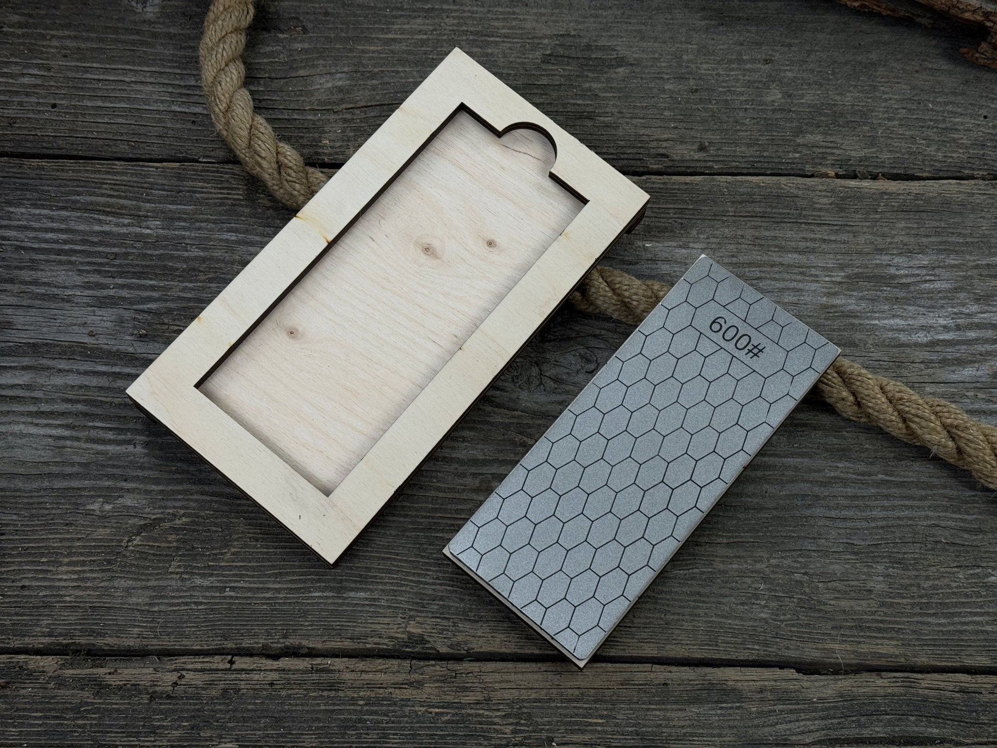 Diamond Sharpening Stone with Wooden Stand – 600 Grit for Knives & Tools - 3