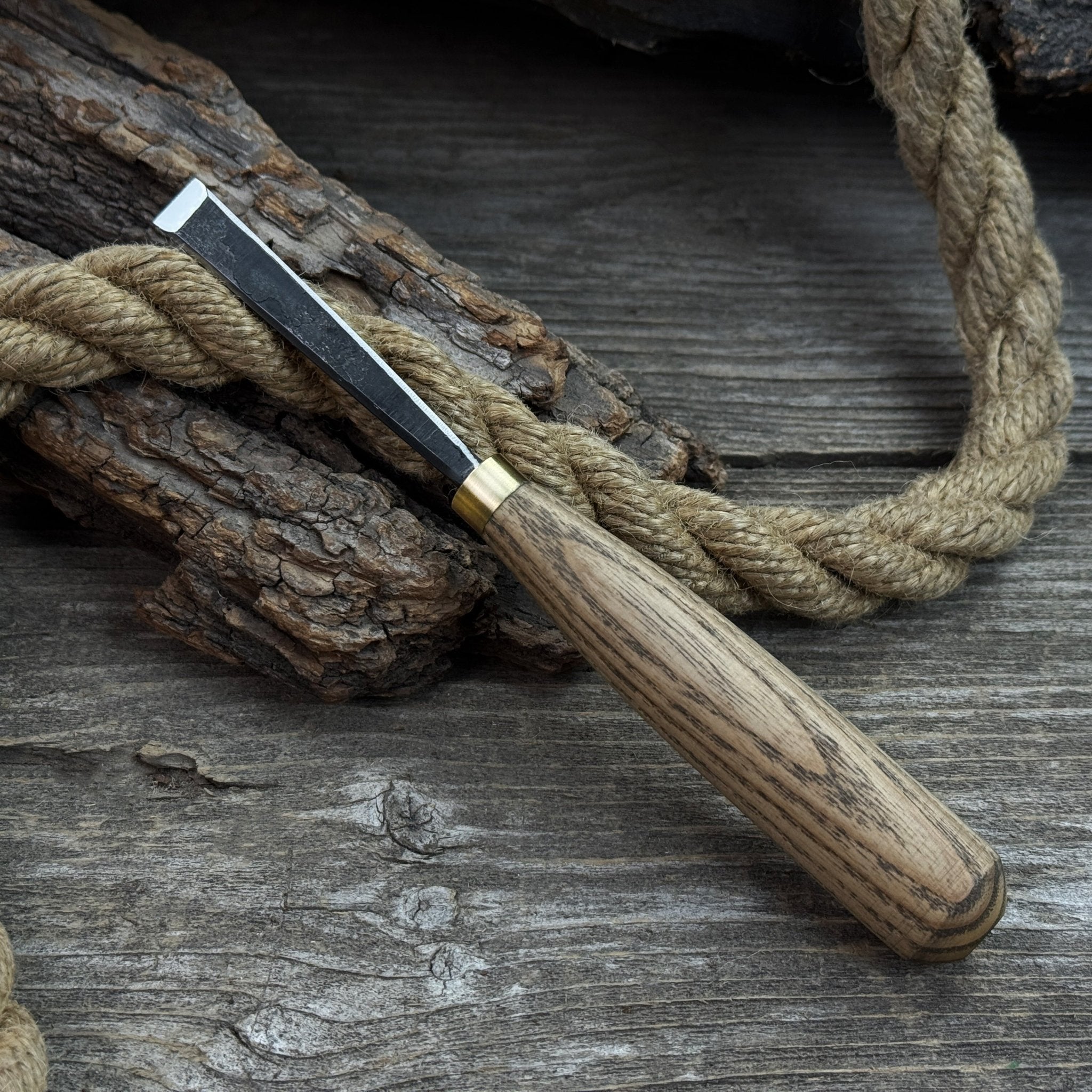Fine Detail Carving Chisel – 10 mm (0.39 inches) Blade - 7