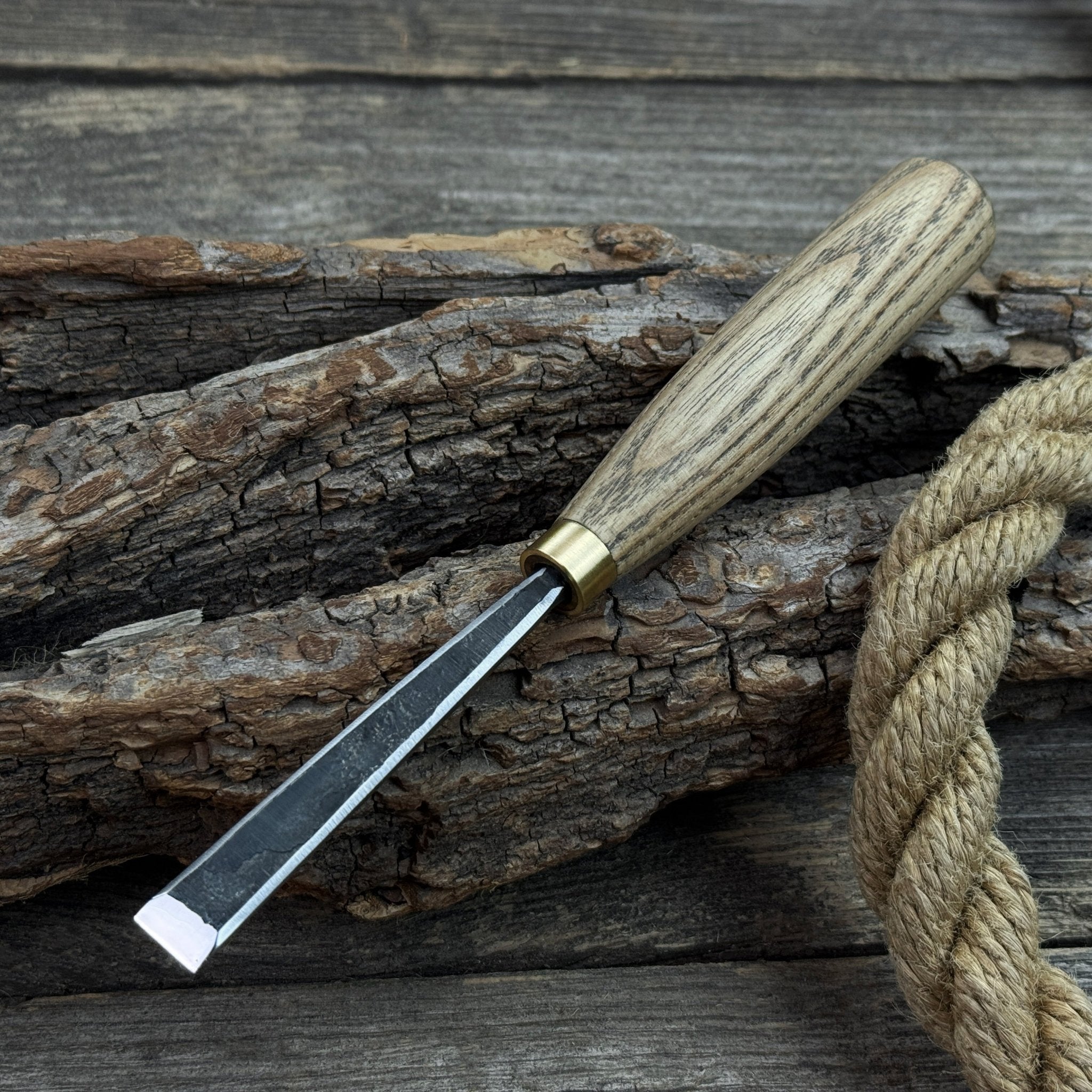 Fine Detail Carving Chisel – 10 mm (0.39 inches) Blade - 1