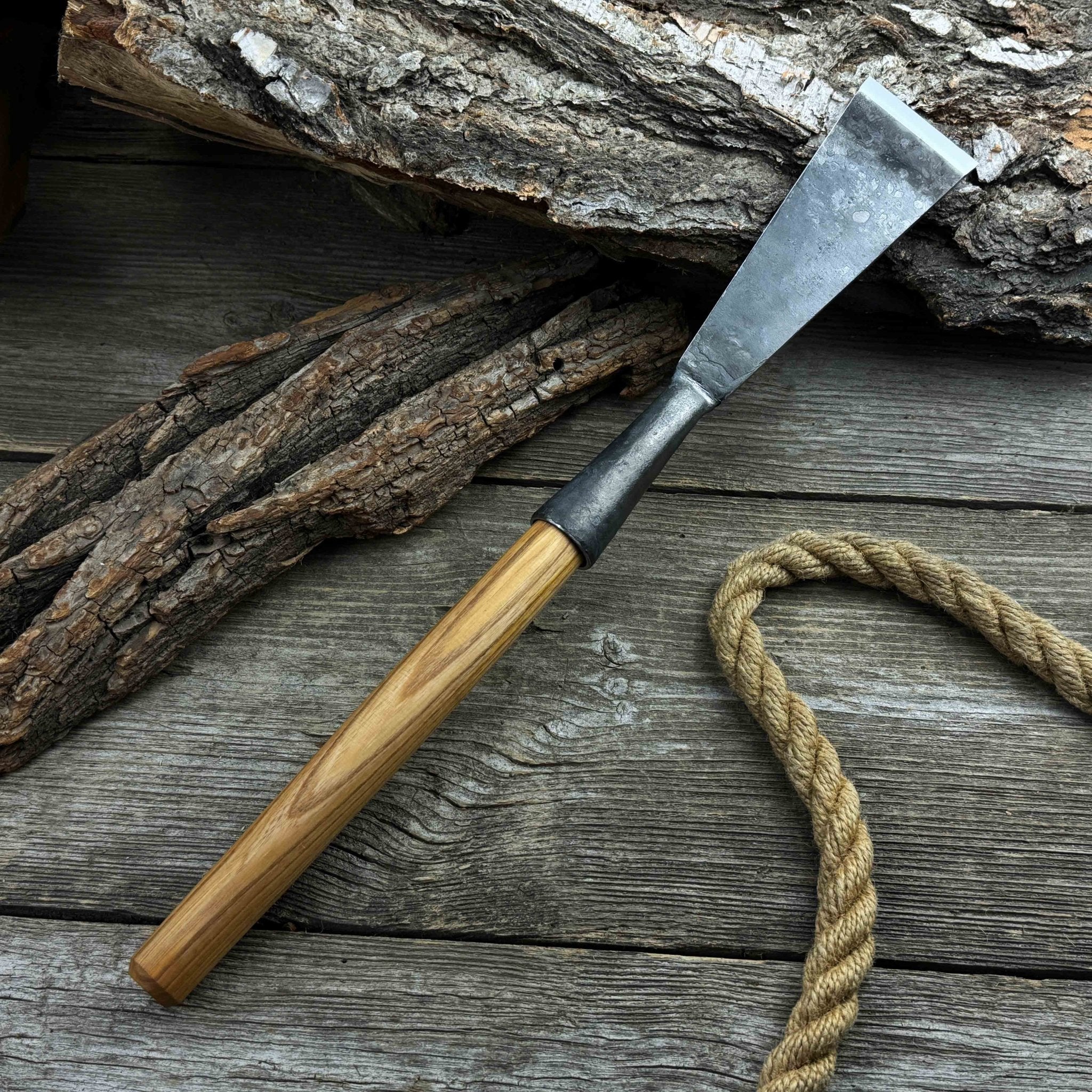 Fishtail Timber Slick Chisel with Angled Handle – 20 to 80 mm (0.8–3.15 Inches) - 10