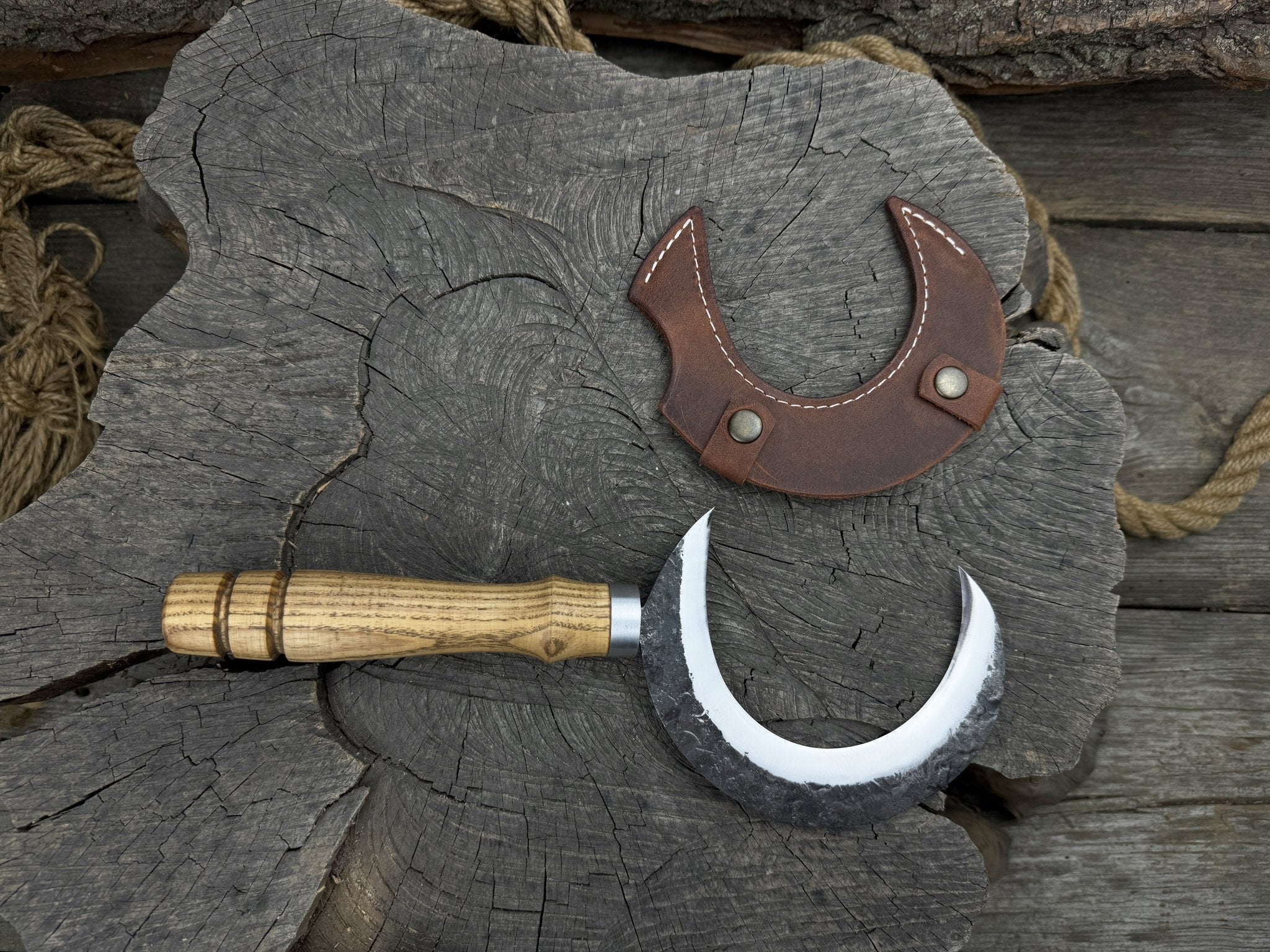 Hand - Forged Athame Ritual Witch Sickle, ⌀ 13 cm (5.12 inches) - 10