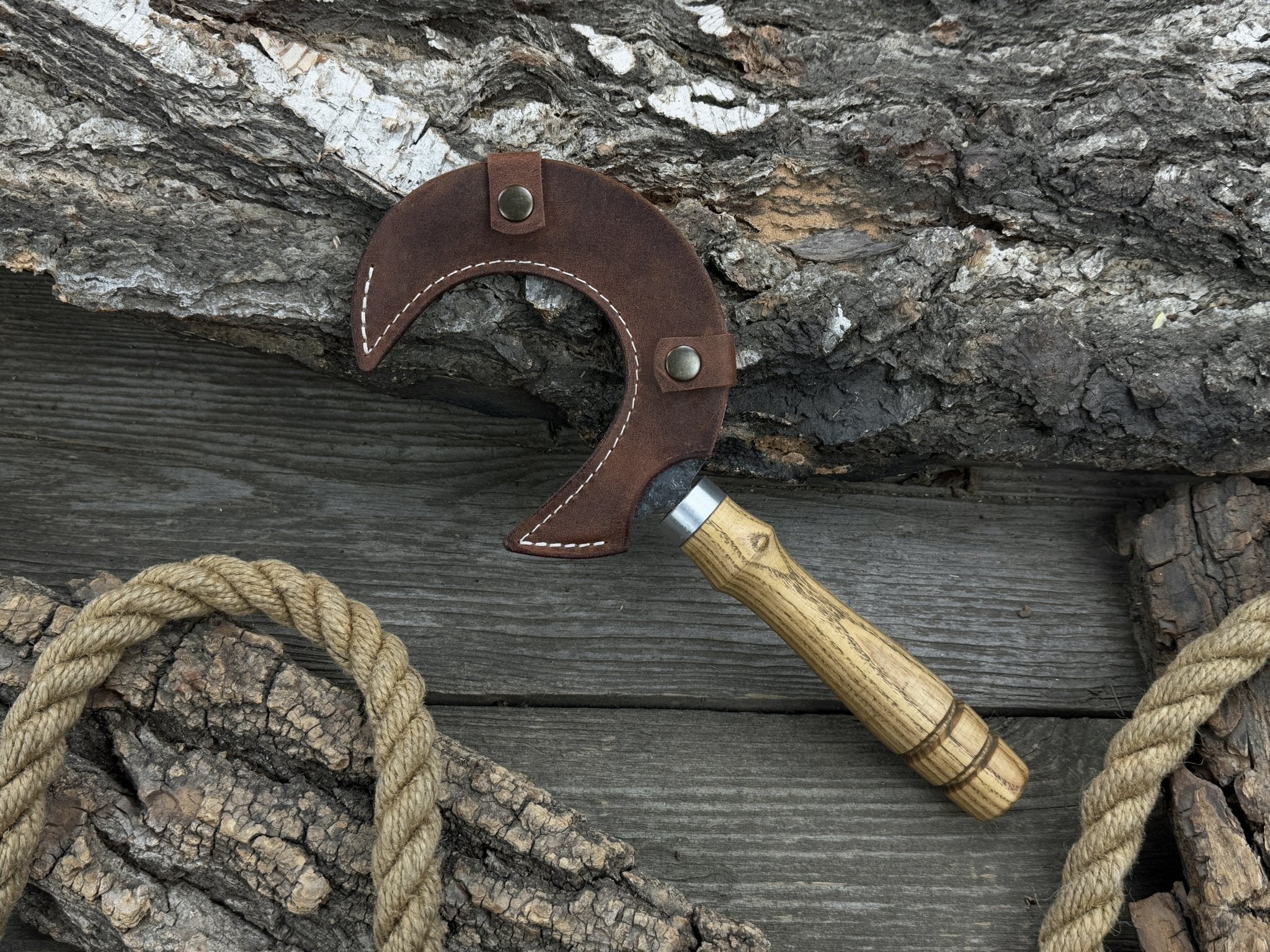 Hand - Forged Athame Ritual Witch Sickle, ⌀ 13 cm (5.12 inches) - 2