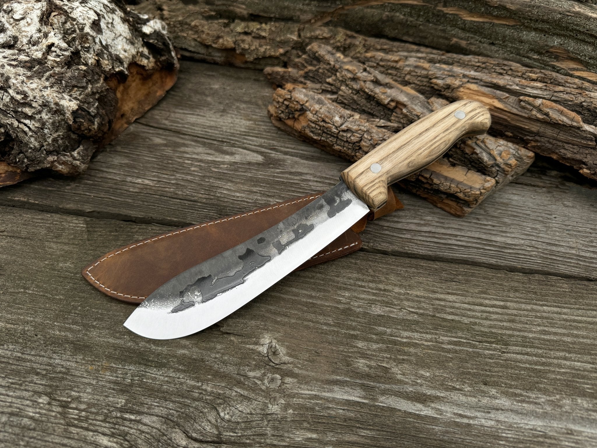 Hand - Forged Bushcraft Knife, 17 cm (6.7 inches) with leather sheath - 1