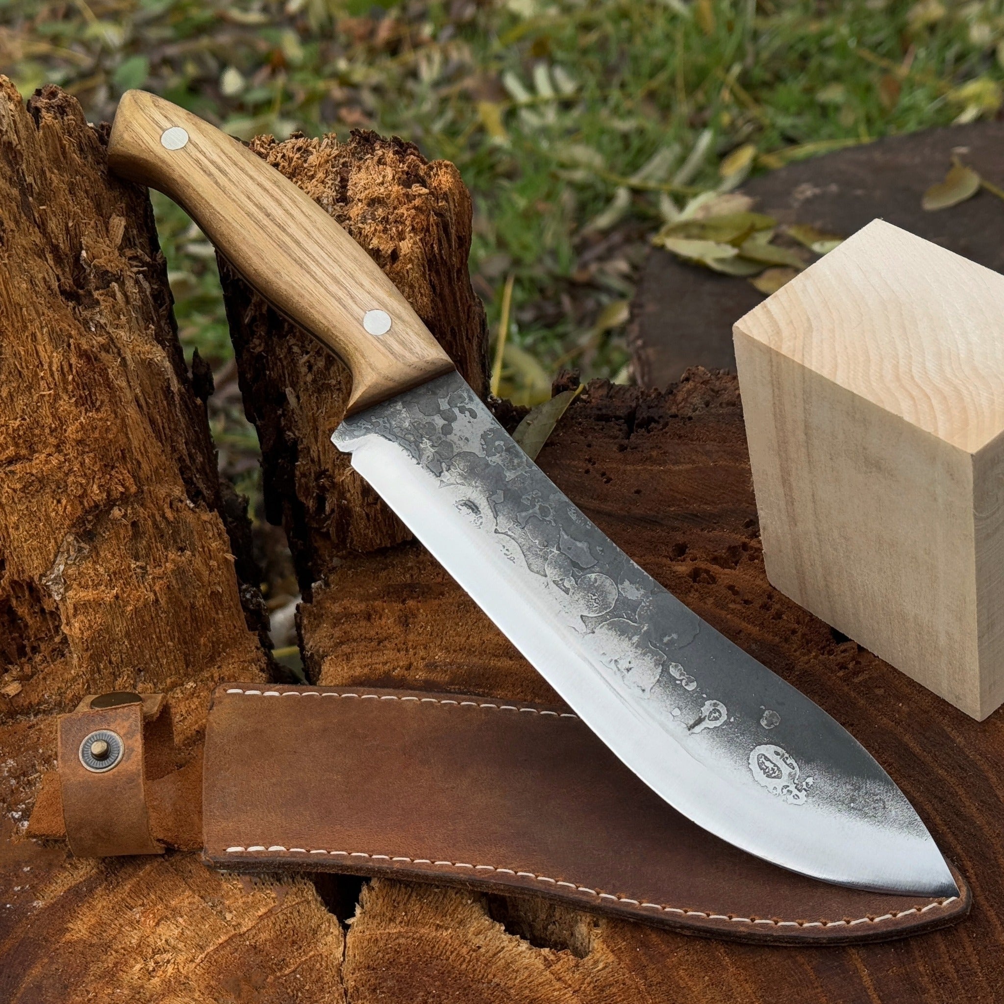 Hand - Forged Bushcraft Knife, 17 cm (6.7 inches) with leather sheath - 11