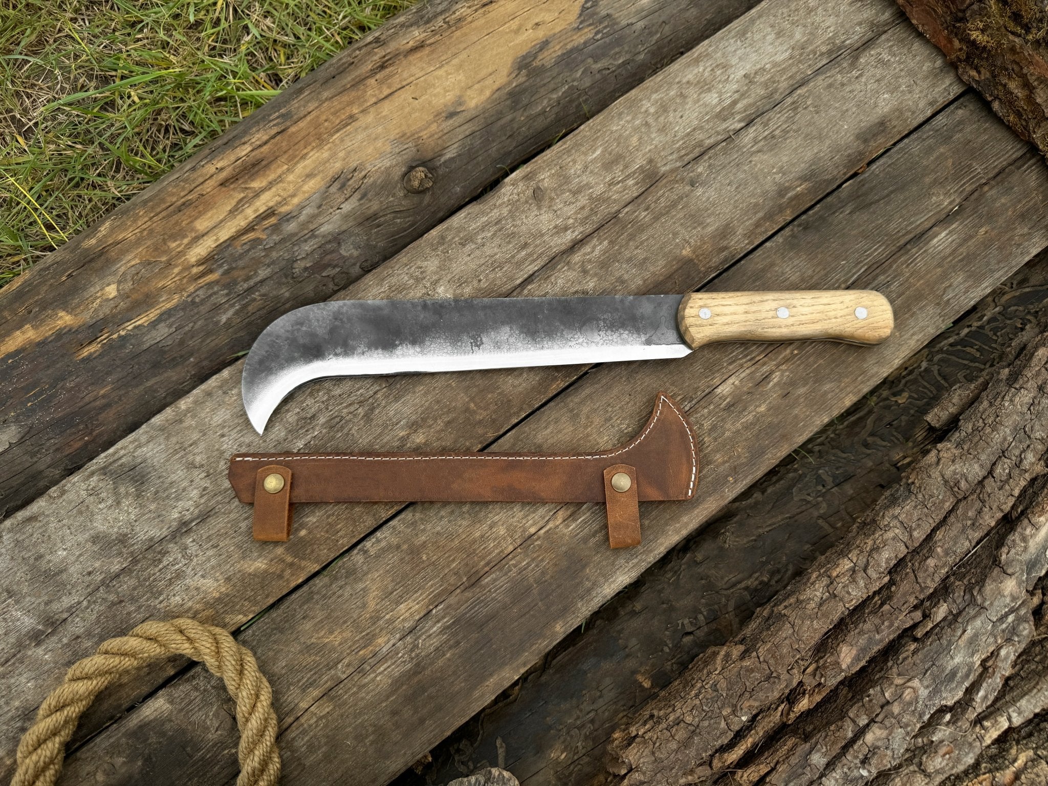 Hand - Forged Bushcraft Knife, 27 cm (10.6 inches) with leather sheath - 8