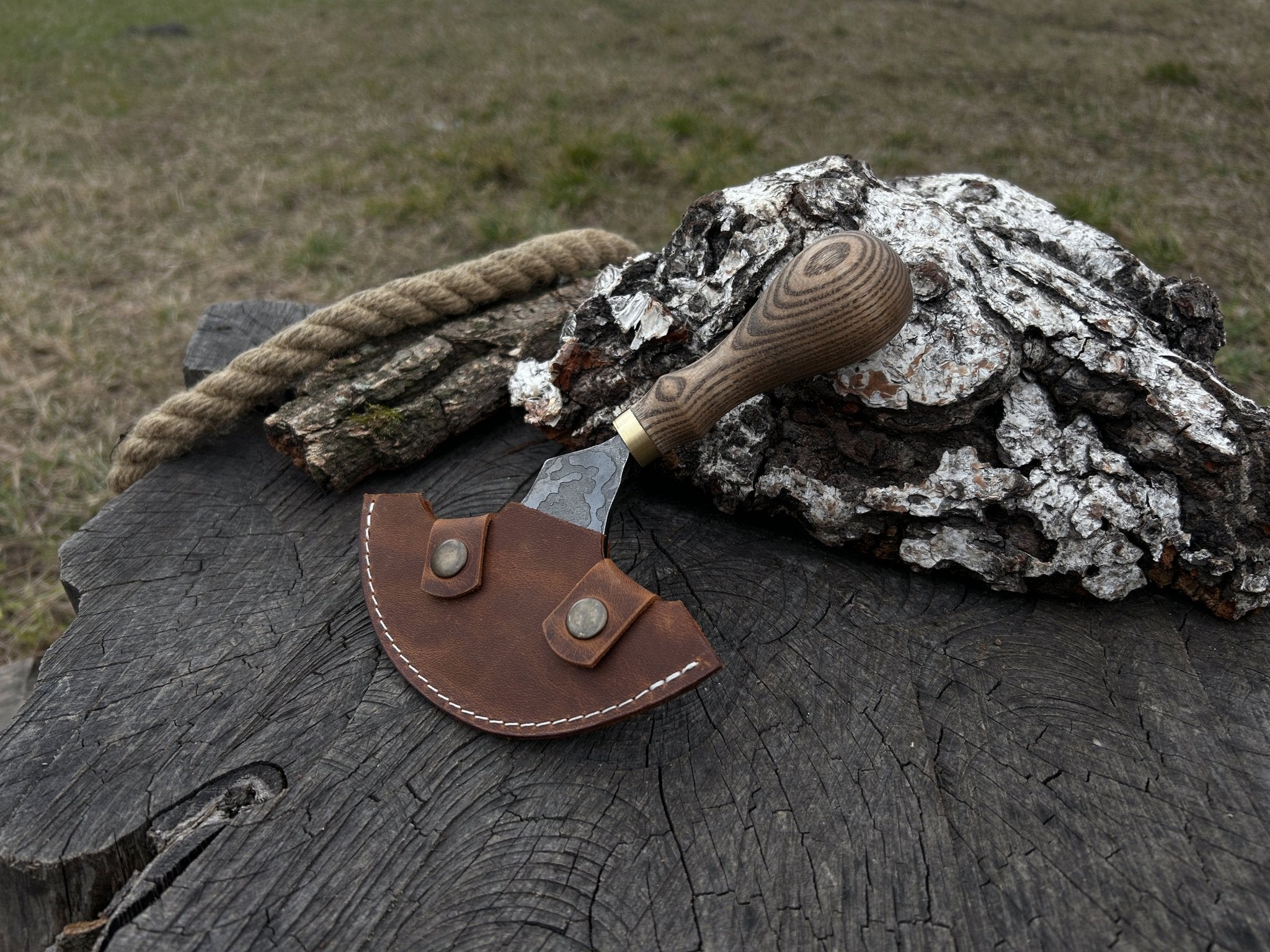 Hand - Forged Large Leather Round Knife, 12.5 cm (4.9 inches) - 2