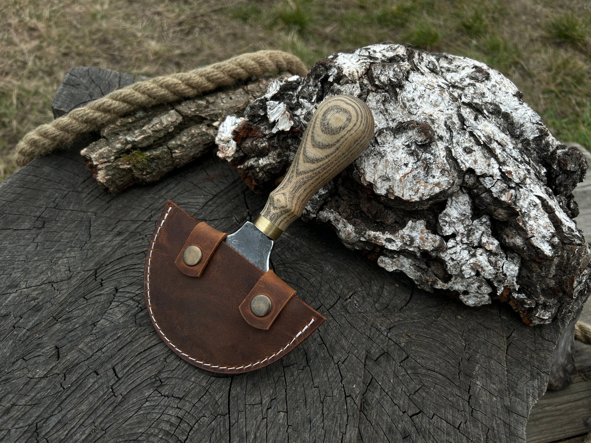 Hand - Forged Leather Round (Half Moon) Knife, 10.5 cm (4.1 inches) - 2