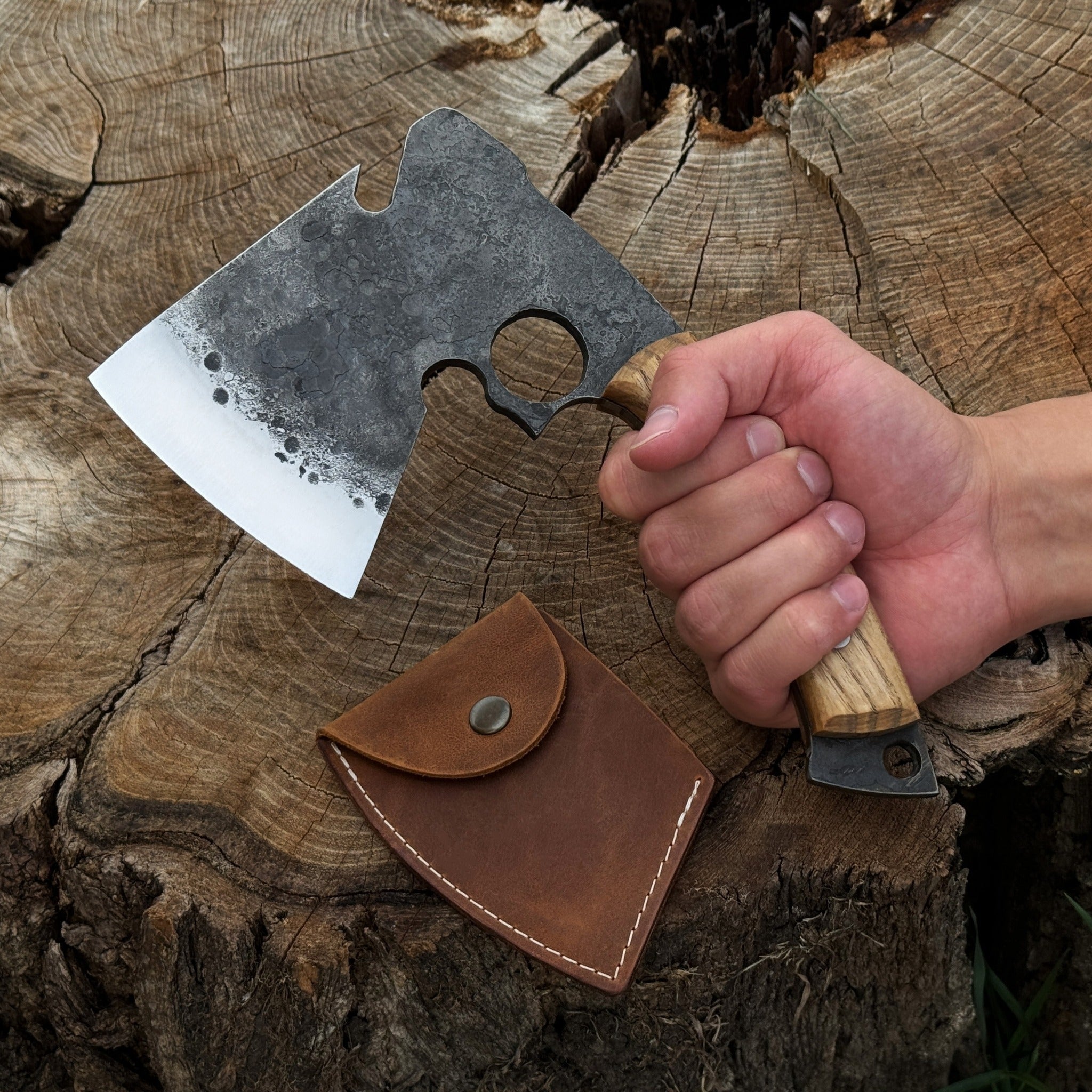 Hand - Forged Small Camping Axe with Curved Handle, 0.52 kg (1.15 Ibs) - 1
