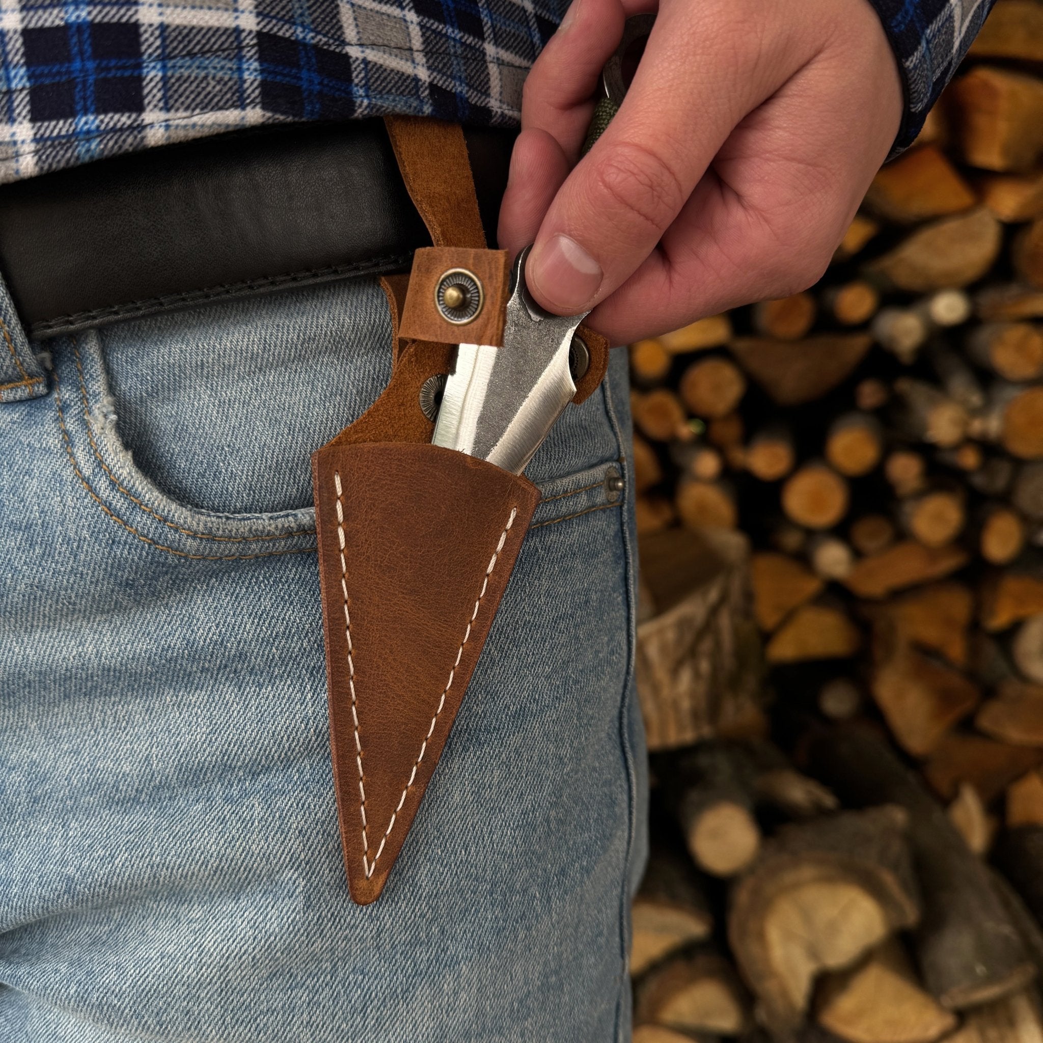 Hand - Forged Throwing Knife with Leather Belt Sheath, 16 cm (6.3 inches) - 4