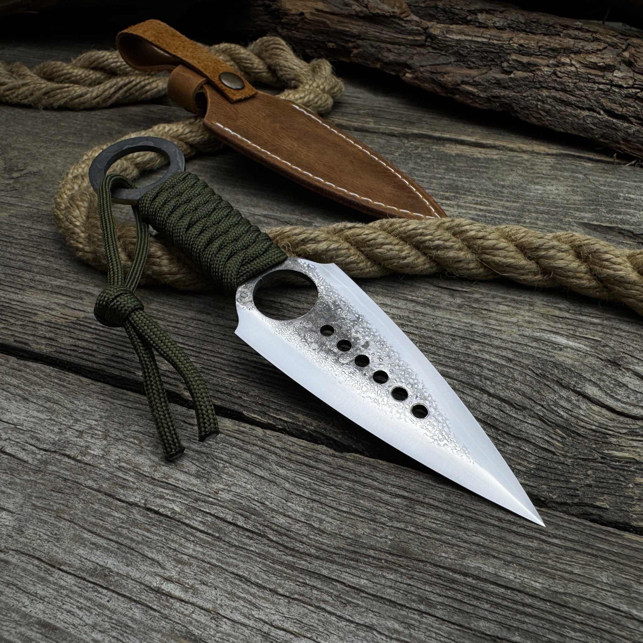 Hand - Forged Throwing Knife with Leather Belt Sheath, 19 cm (7.48 inches) - 9