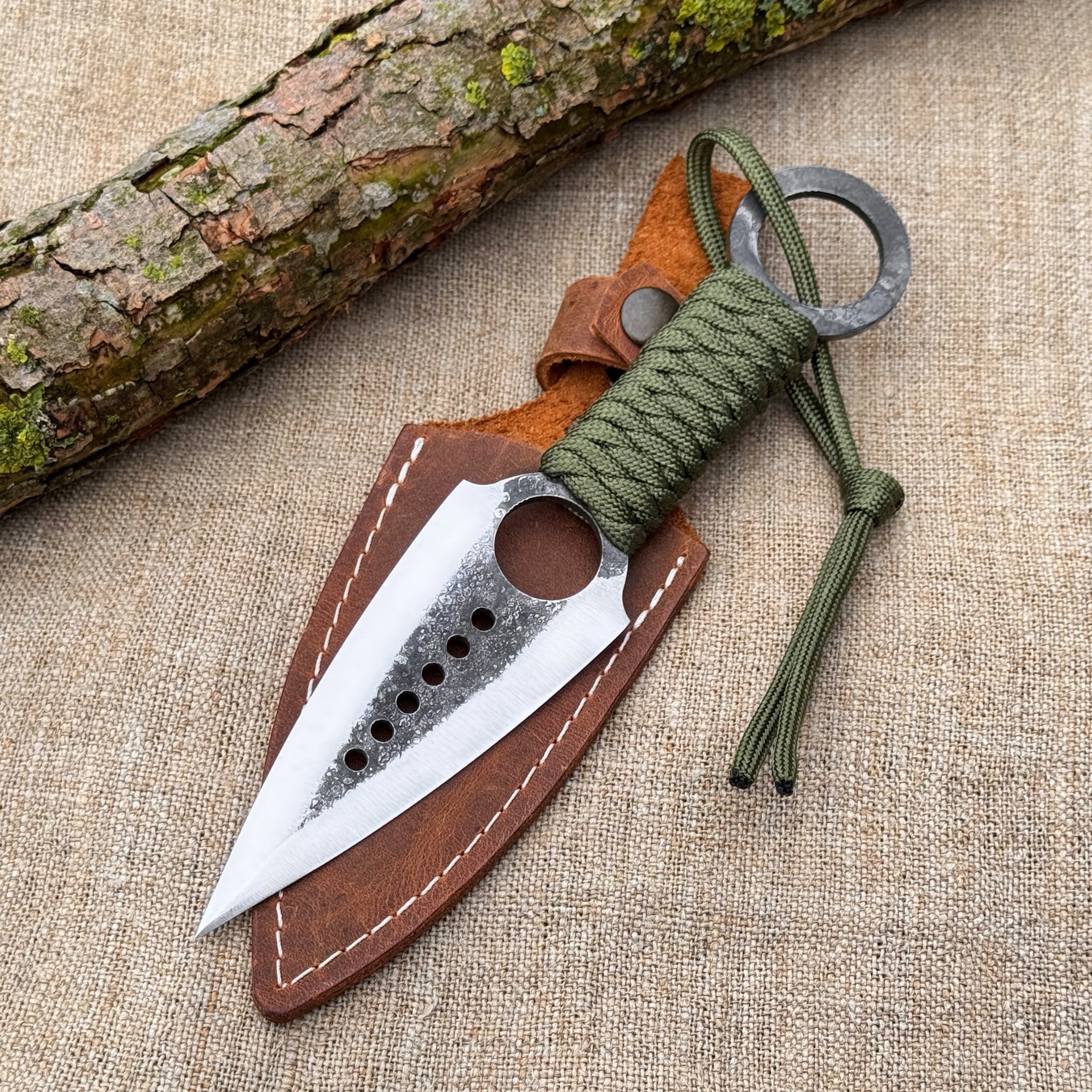 Hand - Forged Throwing Knife with Leather Belt Sheath, 19 cm (7.48 inches) - 1