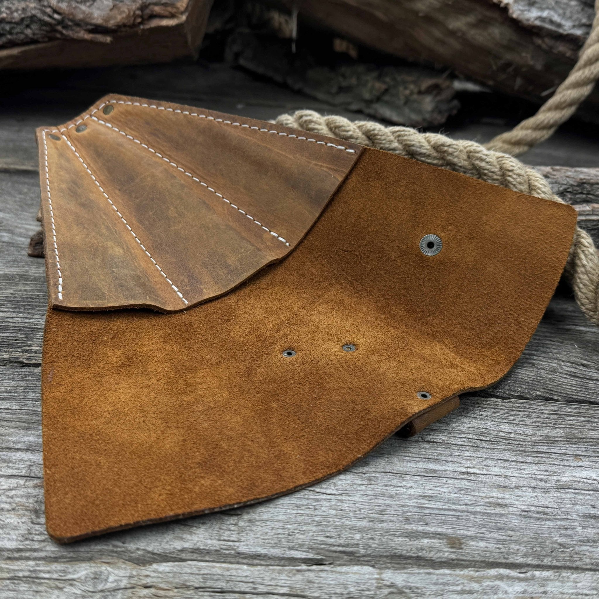 Leather Case for 3 Throwing Knives - 9