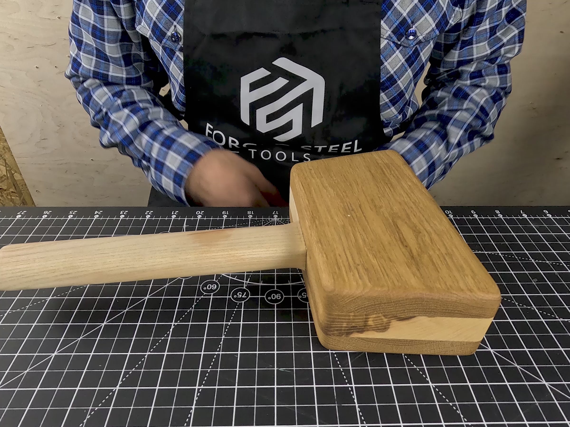 Quiet 35 oz Wooden Mallet (Mallet Tool)