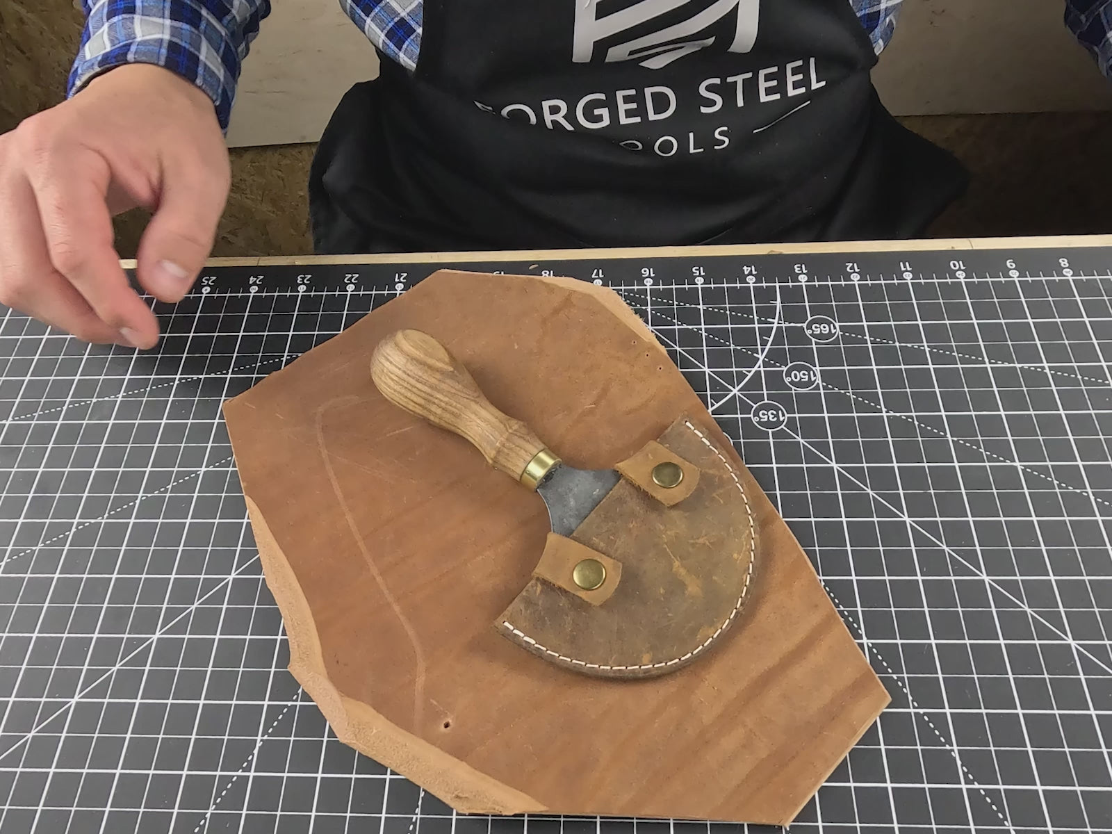 Leather Round (Half Moon) Knife, 10.5 cm (4.1 inches)