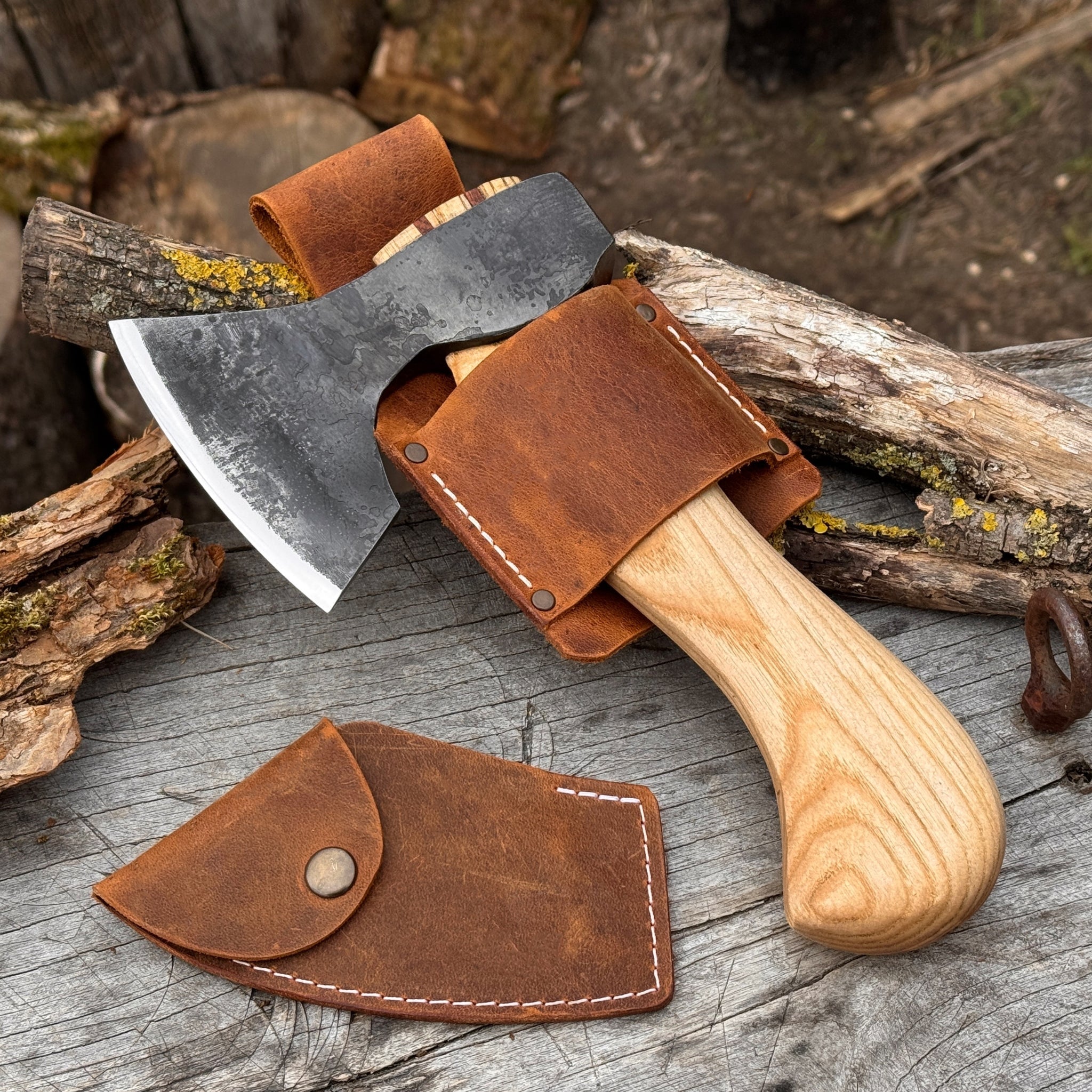 Small Carving Axe with Belt Loop, 0.47 kg (1 lb) - 1