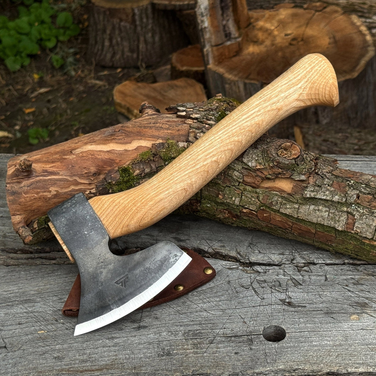 Small Carving Axe with Leather Sheath, 0.68 kg (1.50 lb) - 1