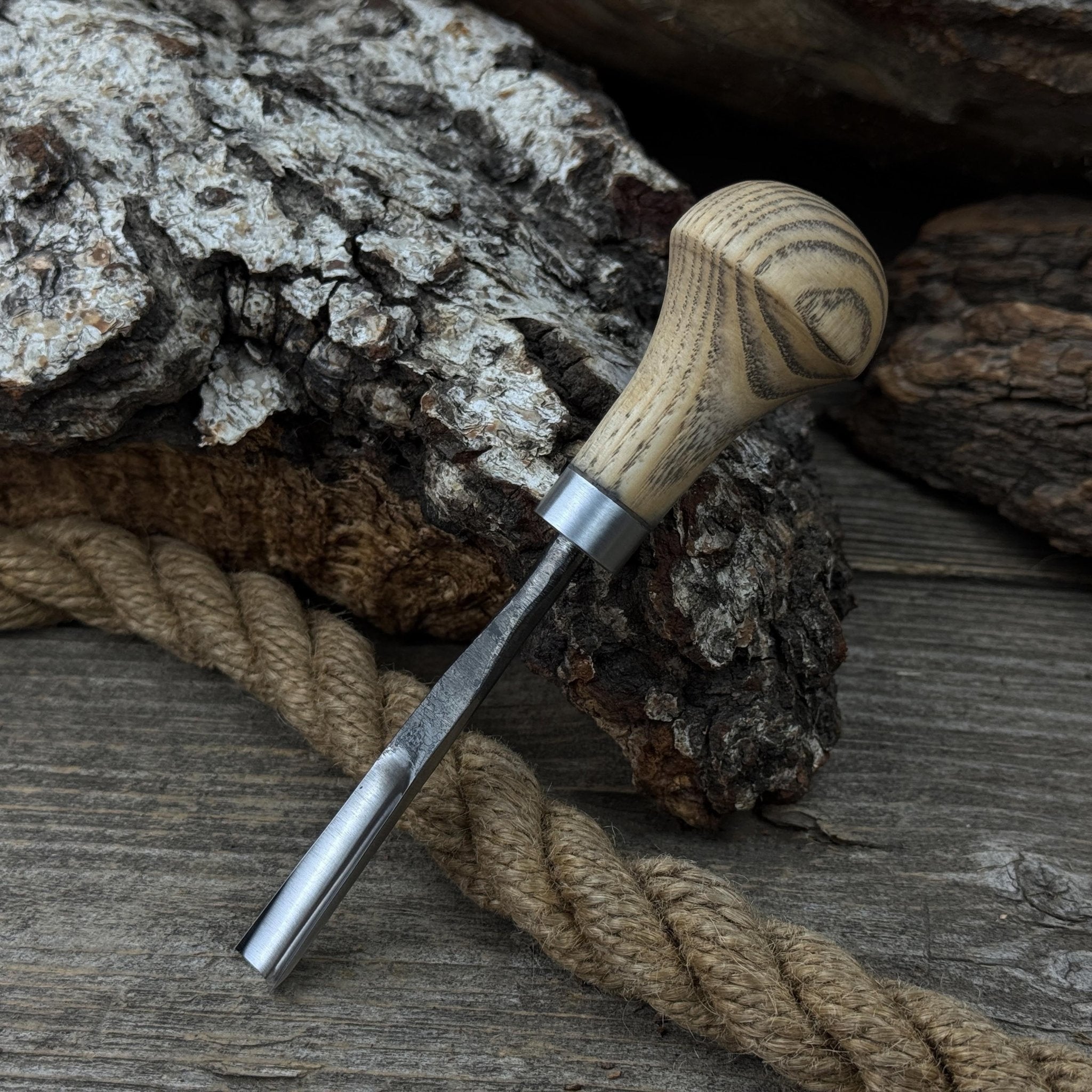 Straight Carving Gouge with Palm Handle, 5 - 12 mm (0.20 - 0.47 inches) - 7