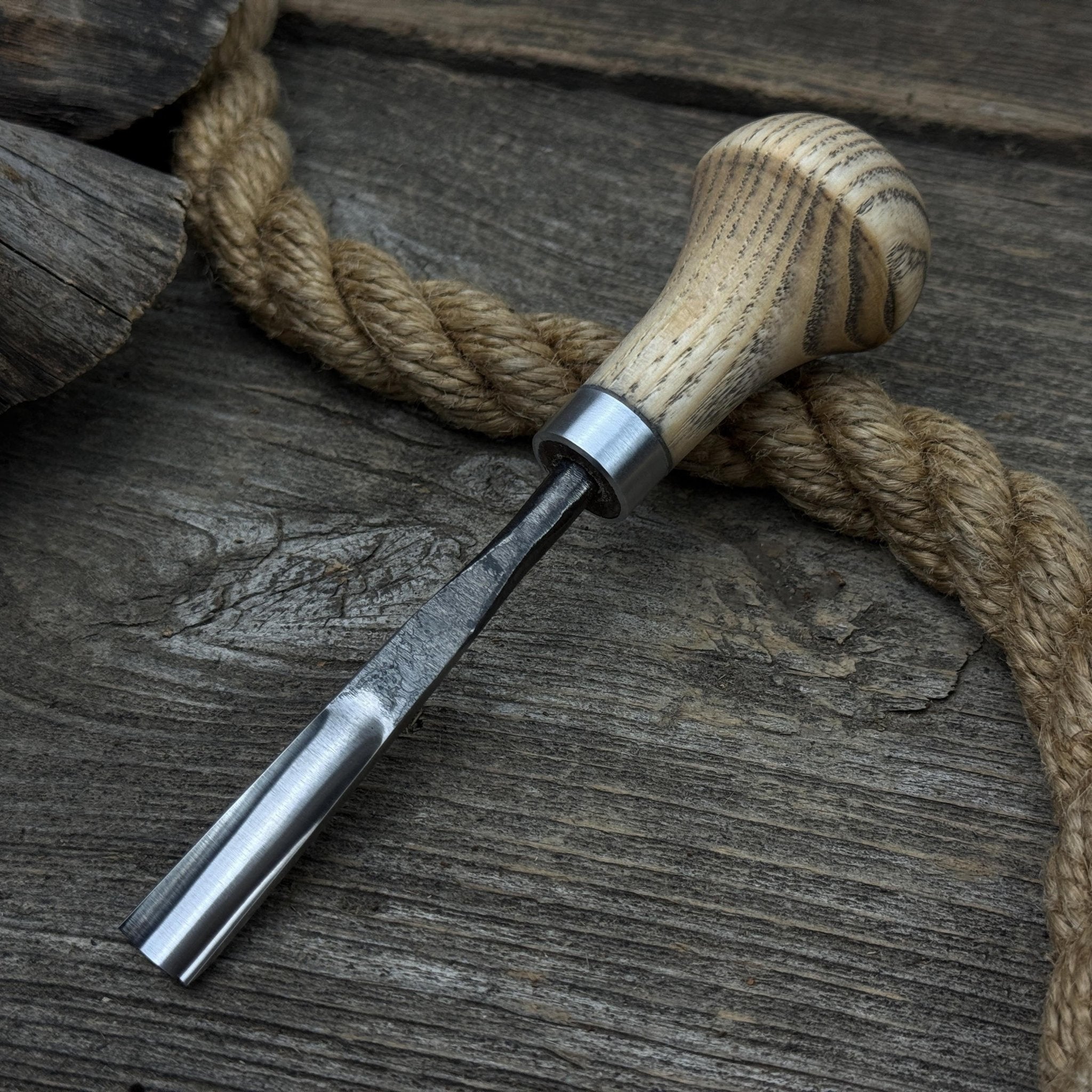 Straight Carving Gouge with Palm Handle, 5 - 12 mm (0.20 - 0.47 inches) - 3