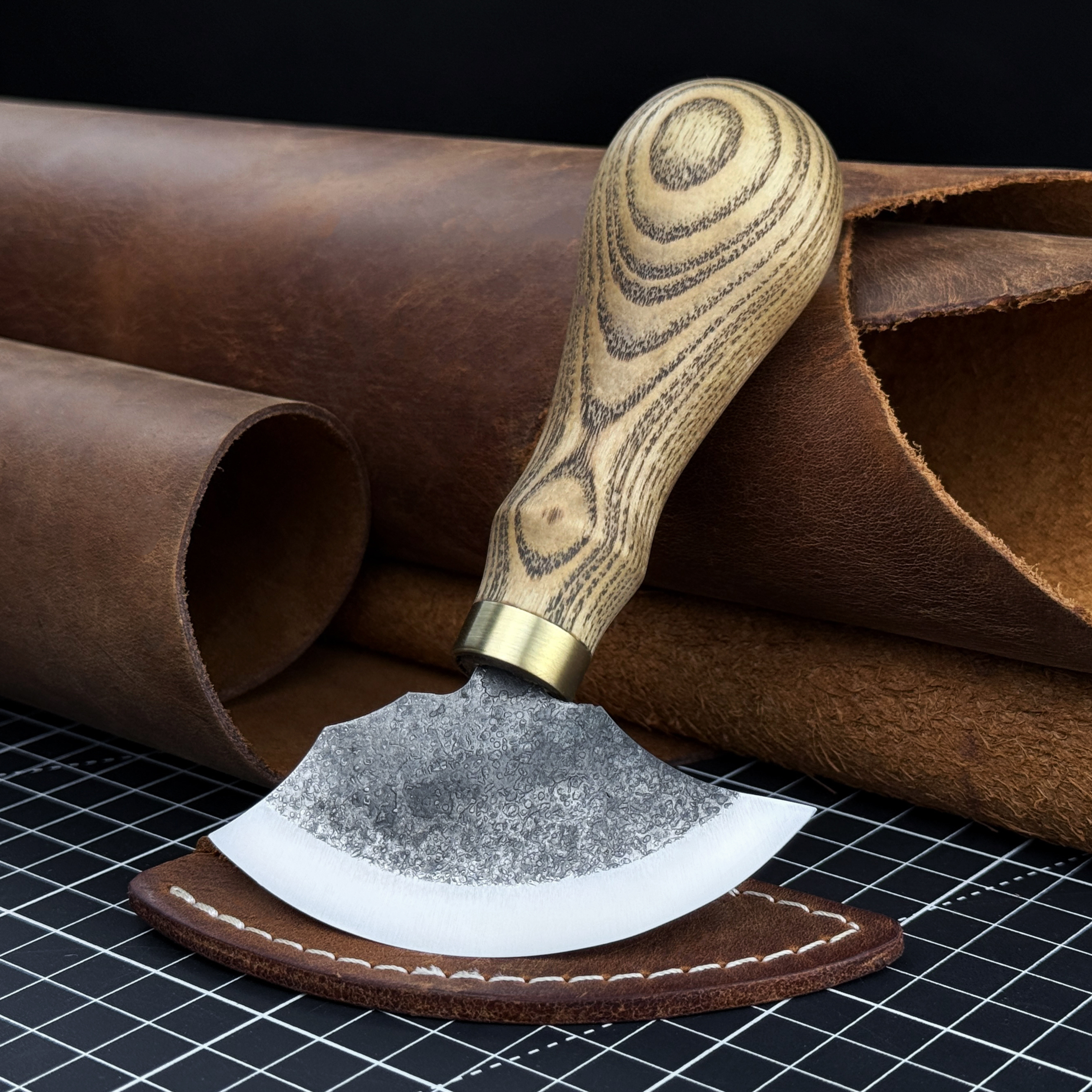 Small Leather Round Knife, 8 cm (3.15 inches)