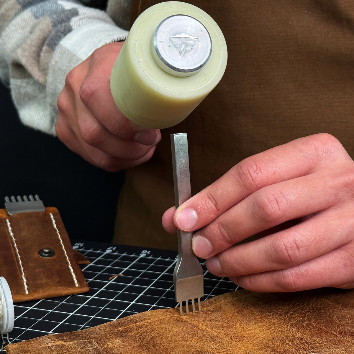 4-delars läderhantverksverktygsset med läderfodral