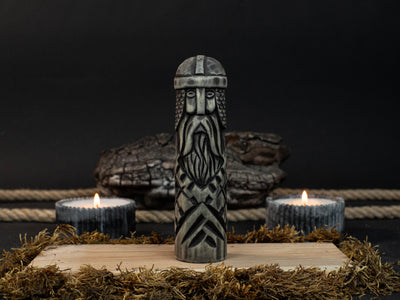 Handgeschnitzte Baldr-Holzfigur – Nordischer Gott des Lichts und der Reinheit