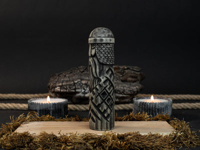 Handgeschnitzte Baldr-Holzfigur – Nordischer Gott des Lichts und der Reinheit