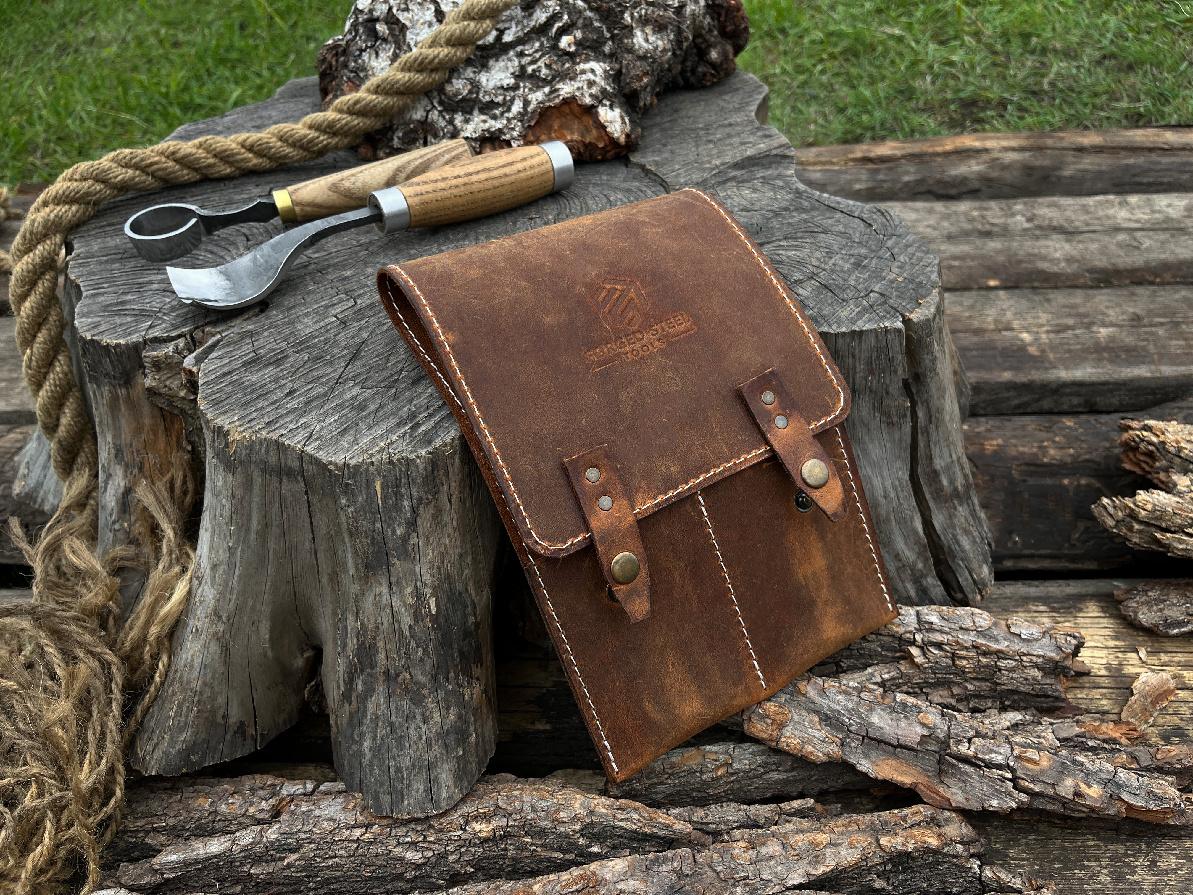 Werkzeugrolle aus Leder mit 3 Taschen