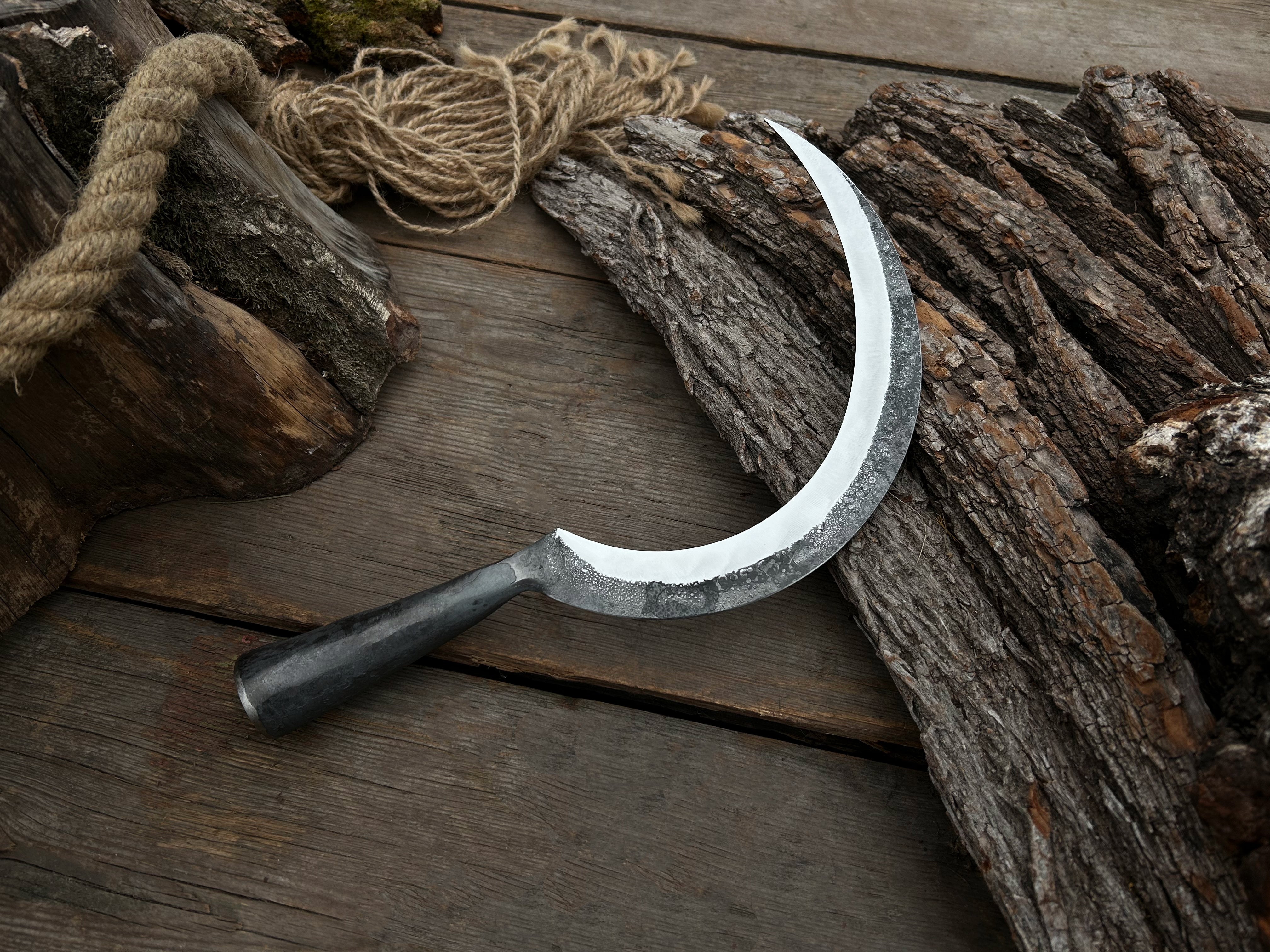 Hand-Forged Large Sickle, ⌀19 cm (7.5 inches) - Forged Steel Tools