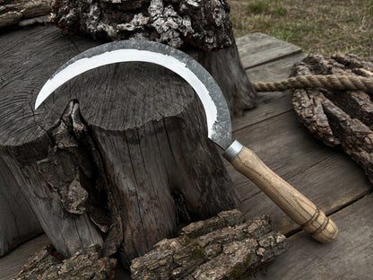 Hand-Forged Large Sickle, ⌀19 cm (7.5 inches) - Forged Steel Tools