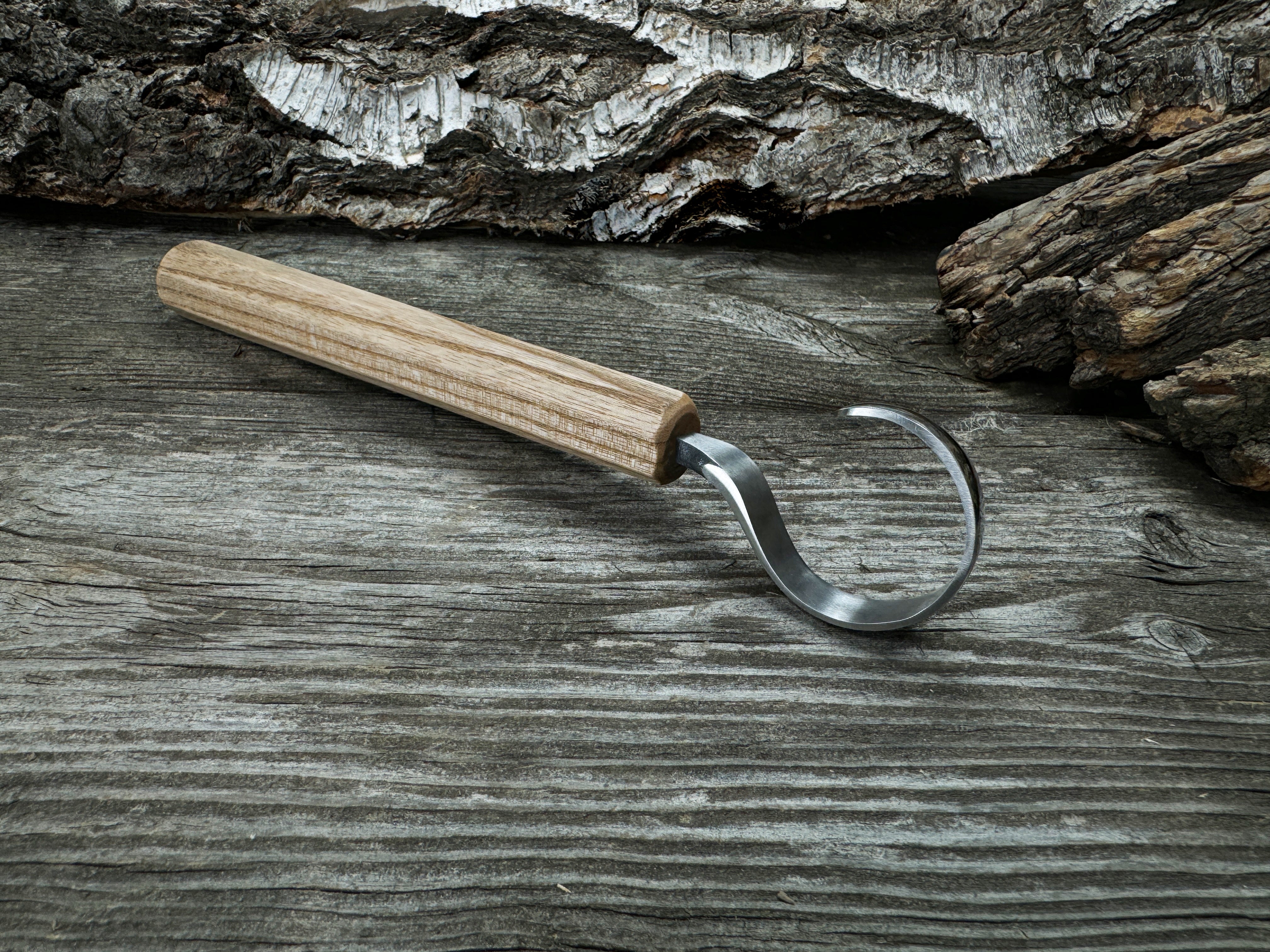 Handgeschmiedetes Löffelschnitzmesser mit Haken, ⌀3 cm (1,2 Zoll)